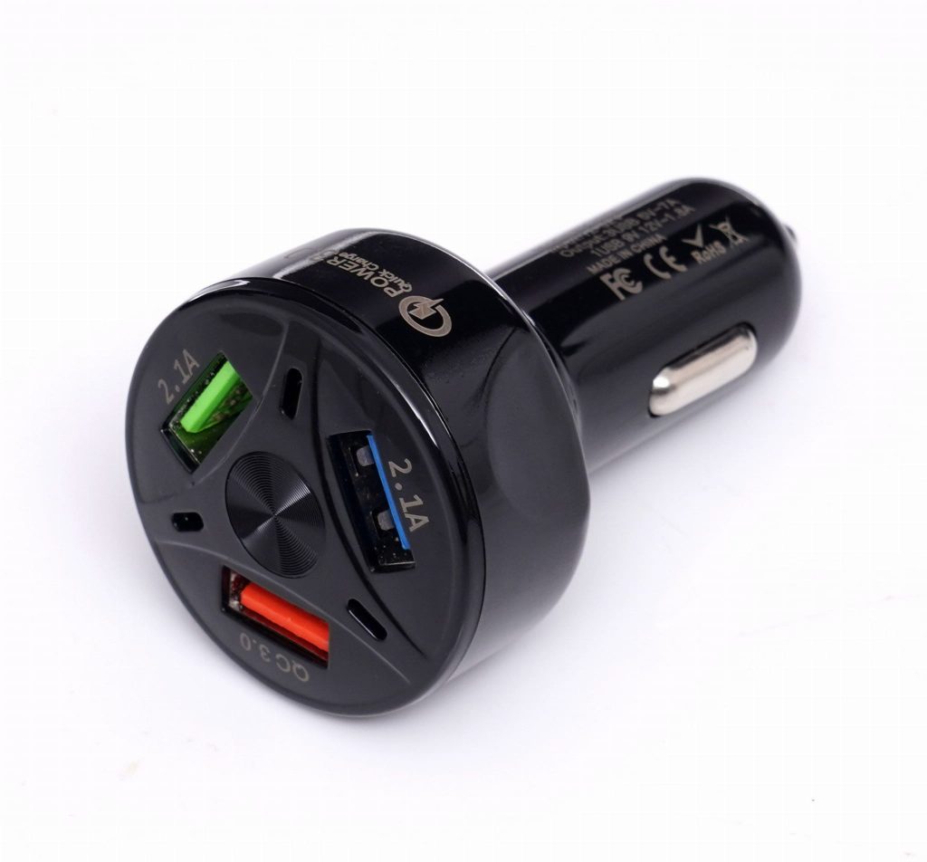 Automobilinis įkroviklis QUICK CHARGE, 3 USB jungtys, LED, KD1238