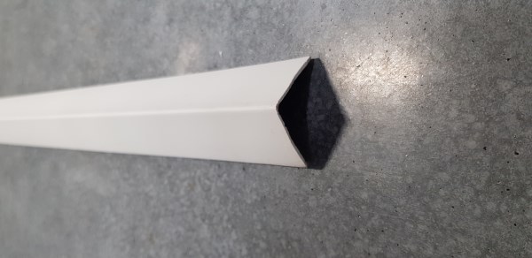 Kampas PVC apdailai išorinis 32 x 32 mm Baltas 2,7 m