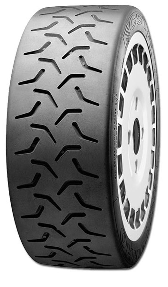 Kumho Ecsta C03 220/640R17 - -