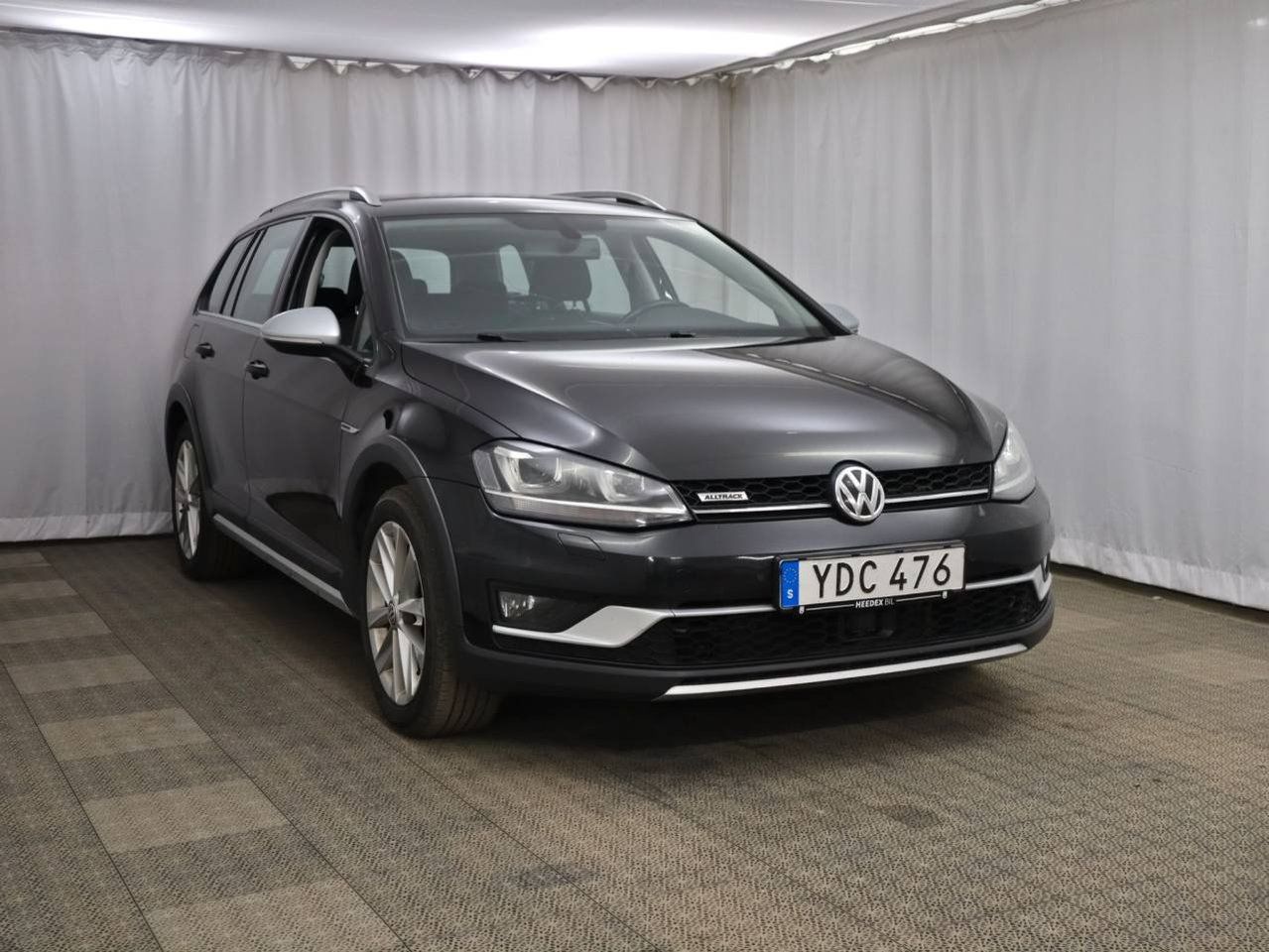 Volkswagen Golf 2016 Juoda