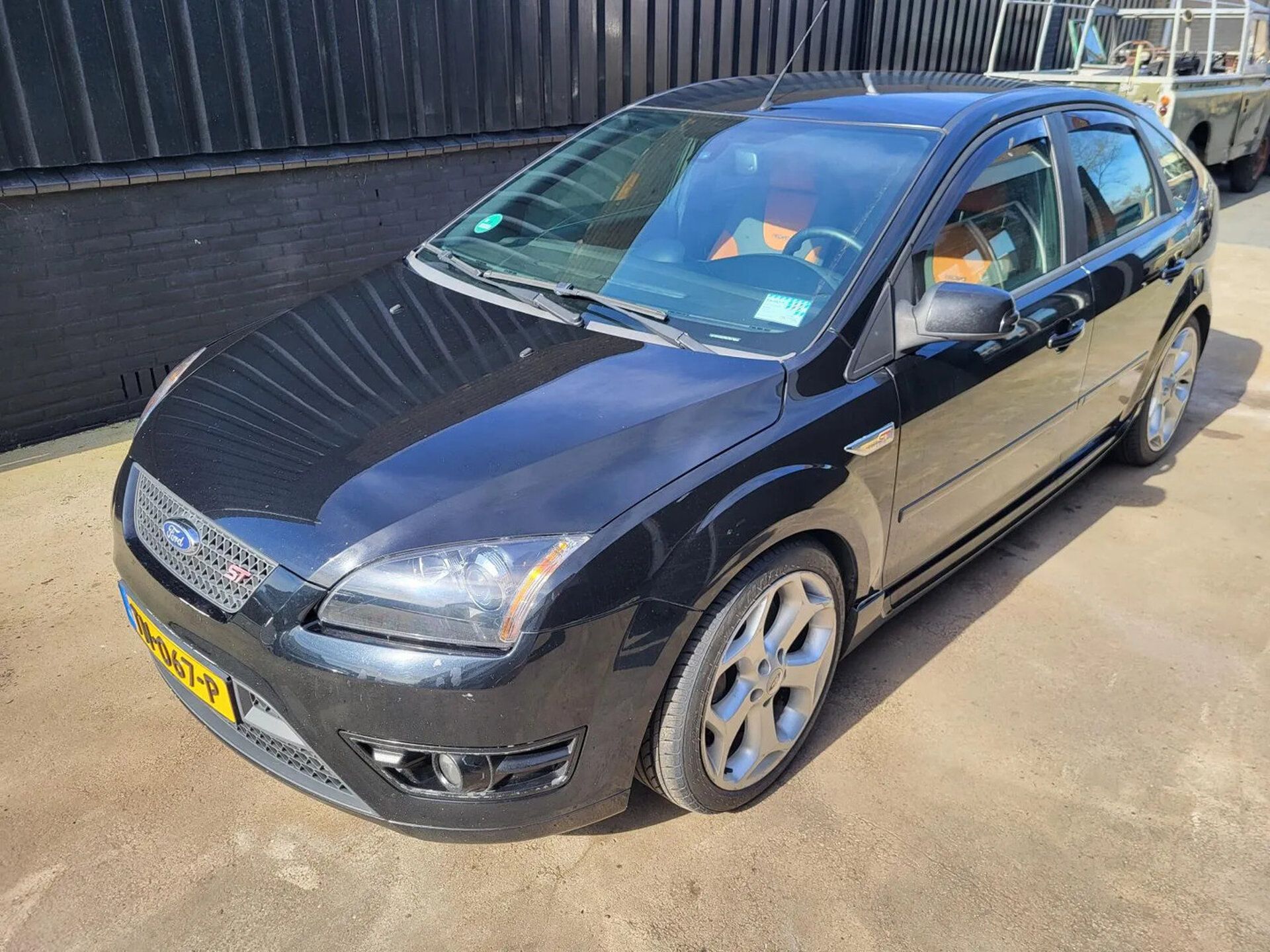 Ford Focus 2007 Juoda