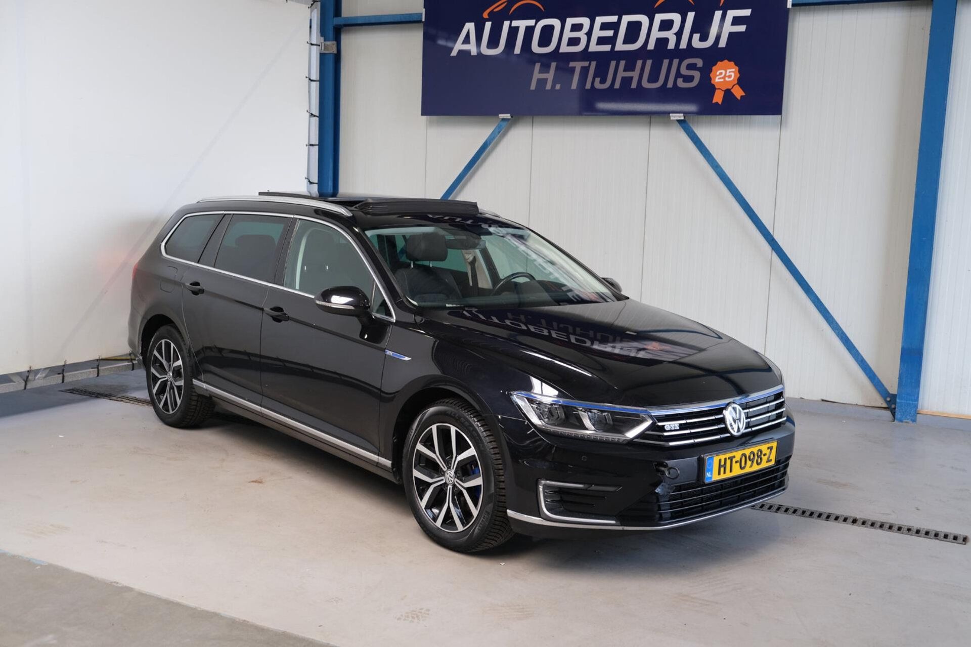 Volkswagen Passat Variant 2015 Juoda