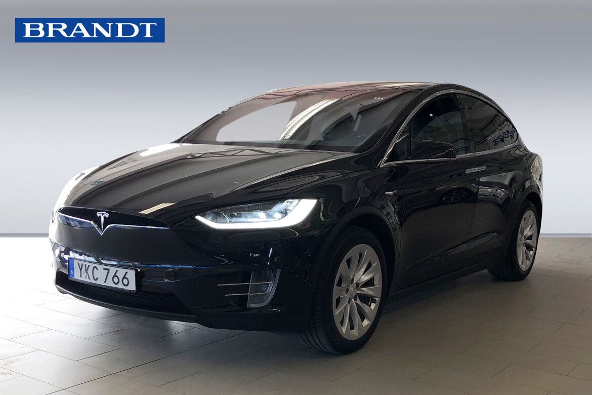 Tesla Model X 2017 Juoda