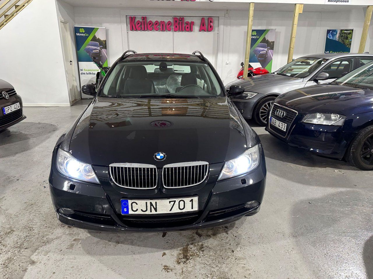 BMW 325 2008 Juoda