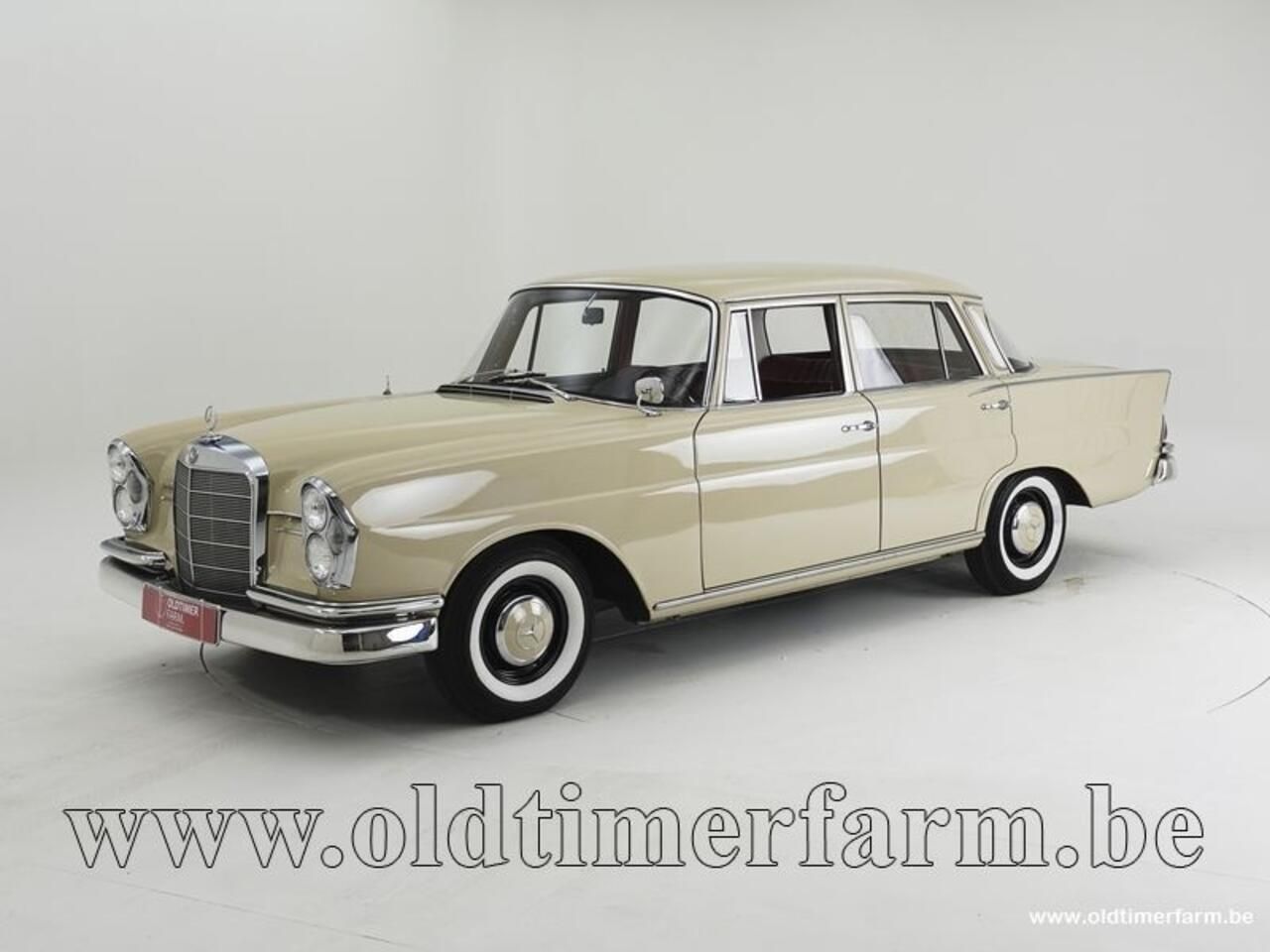 Mercedes-Benz 220 1960 Smėlio