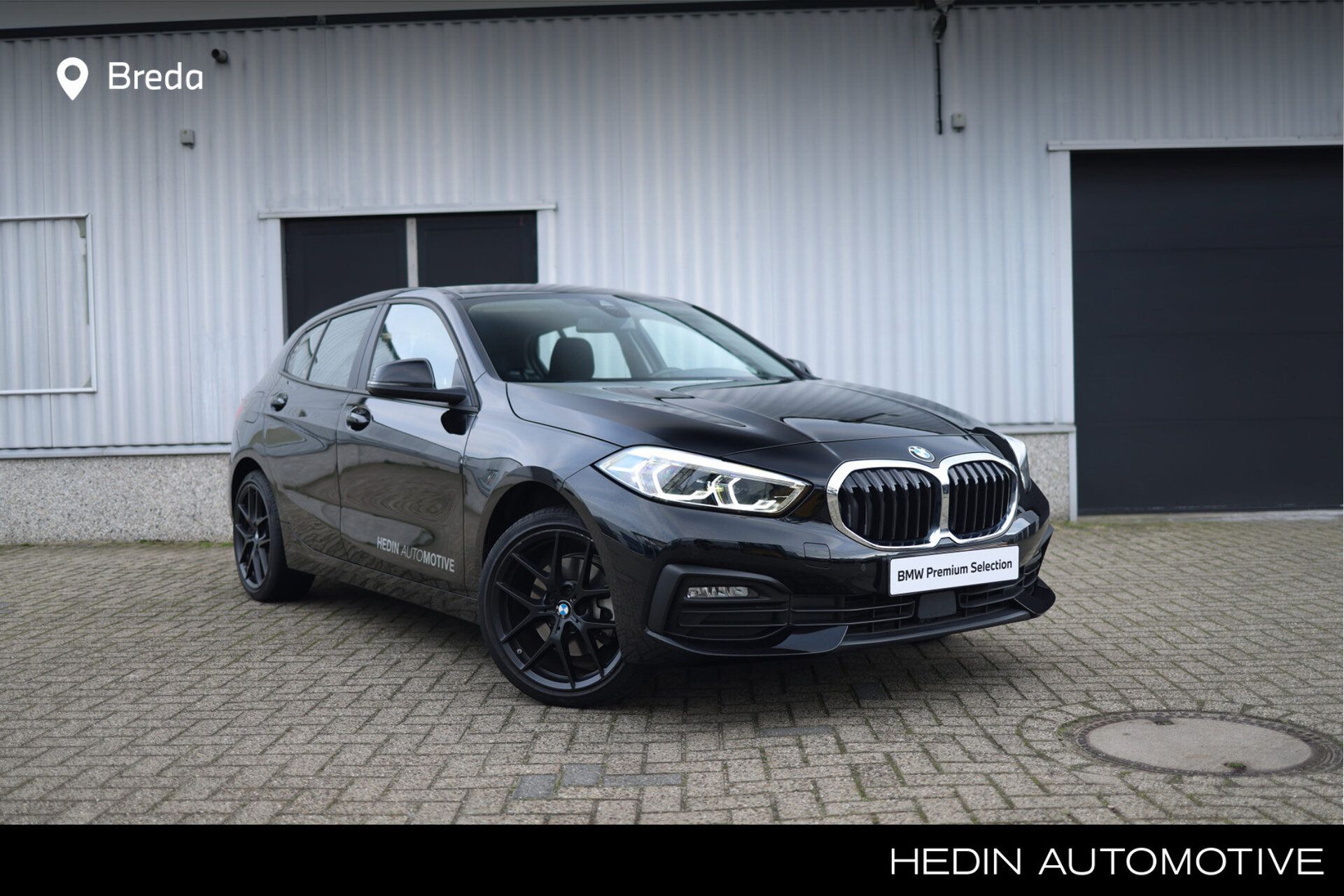 BMW 118 2023 Juoda