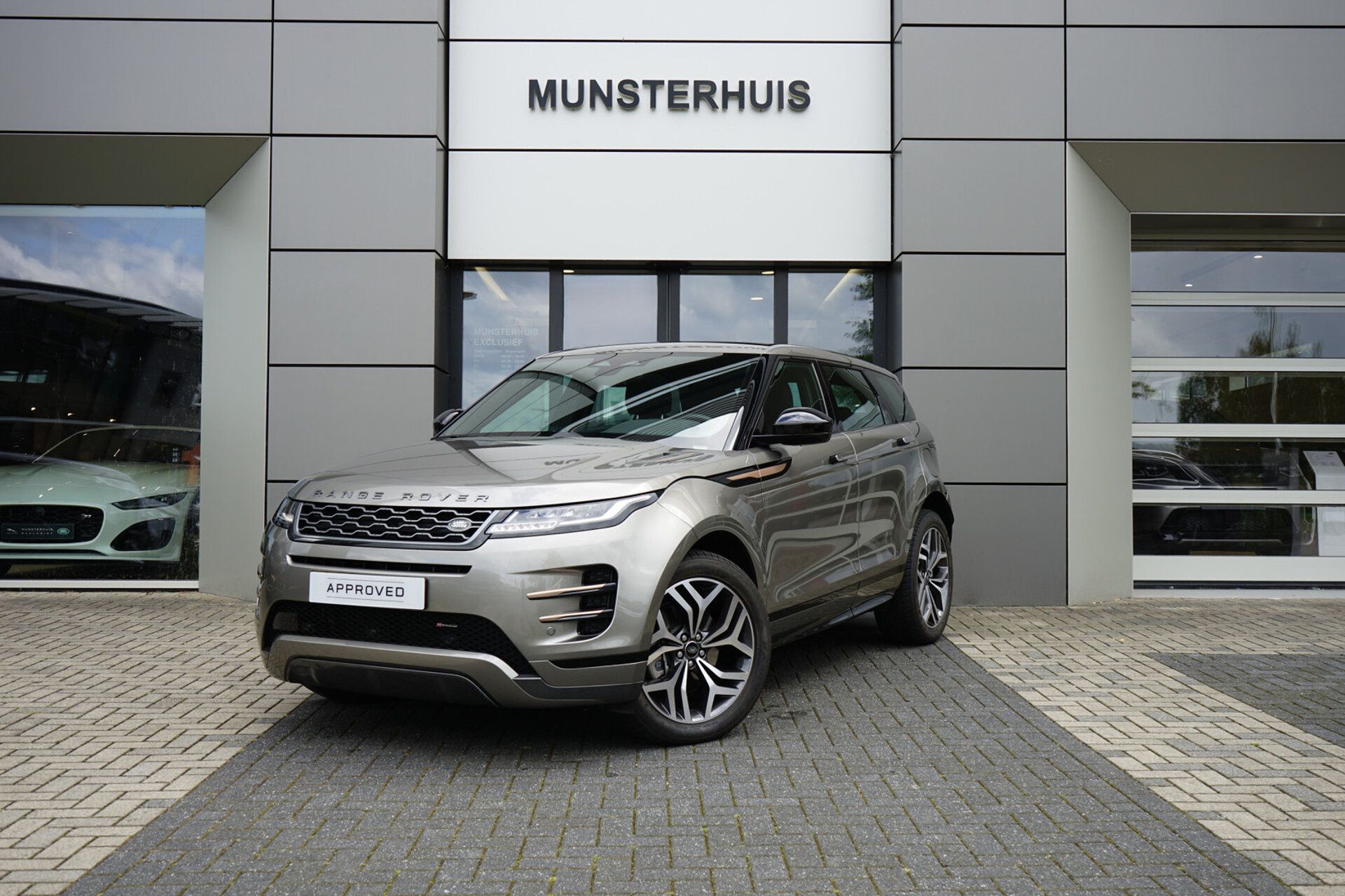 Land Rover Range Rover Evoque 2023 Pilka