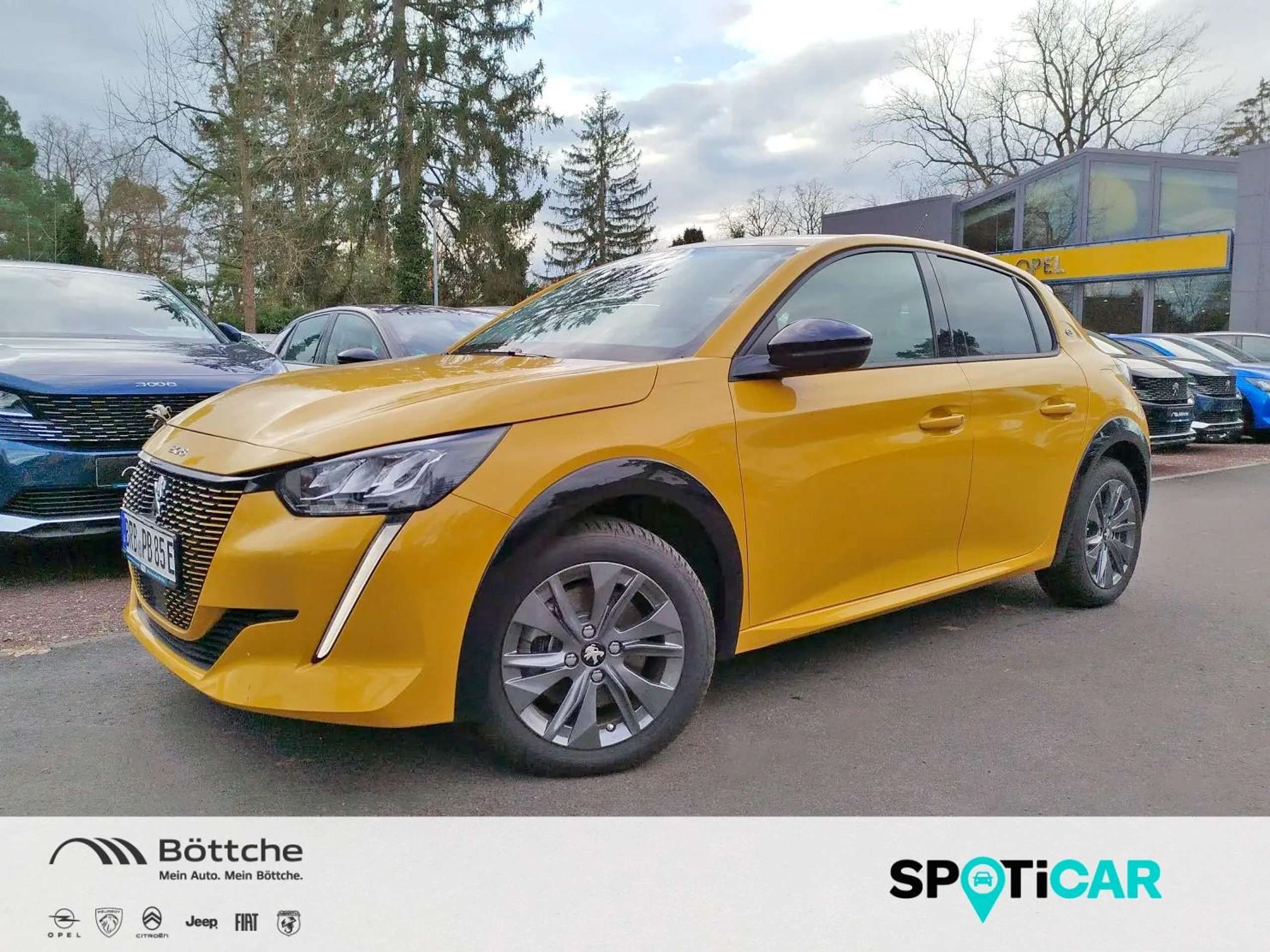 Peugeot 208 2023 Geltona