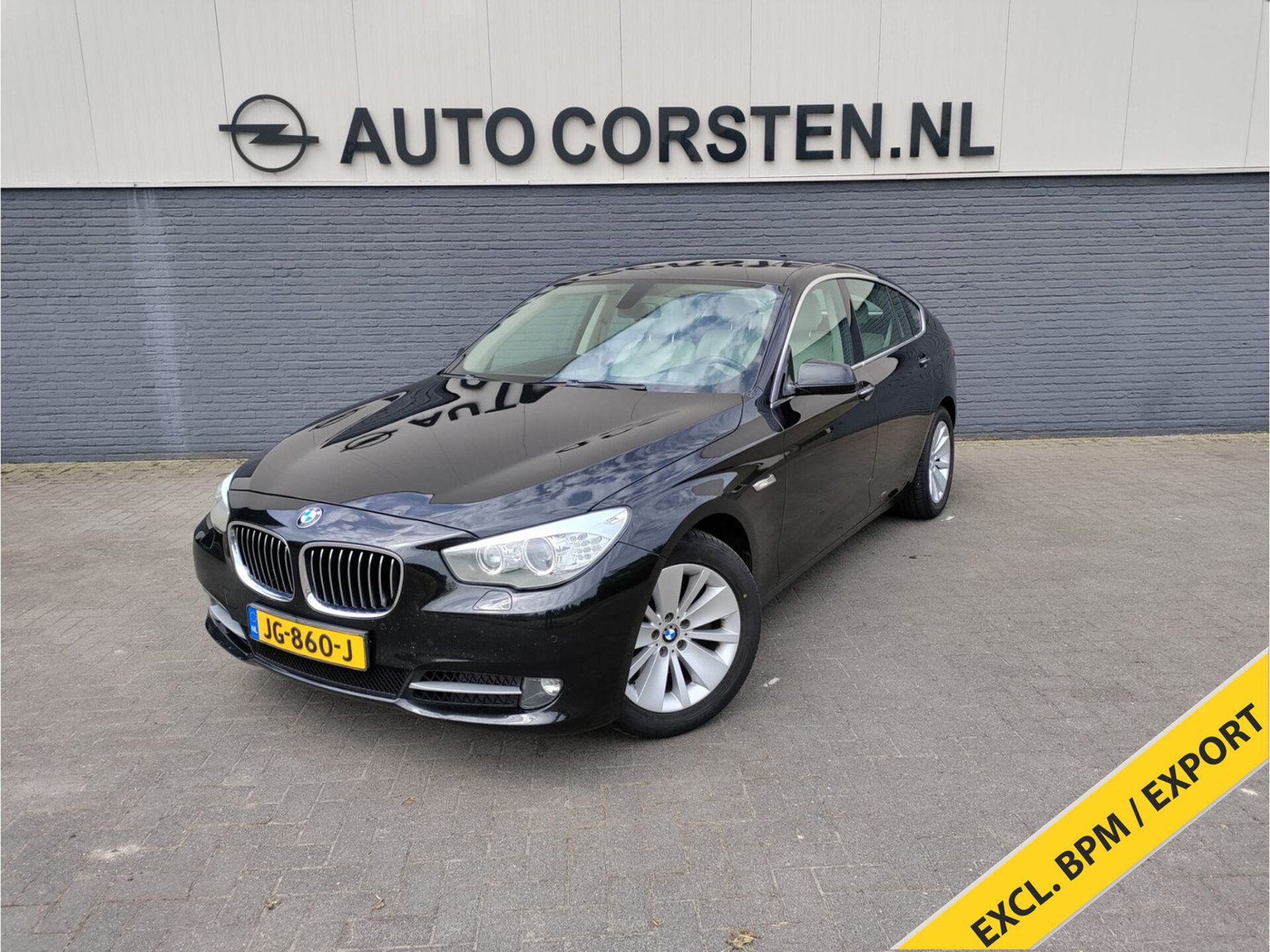 BMW 530 Gran Turismo 2013 Juoda