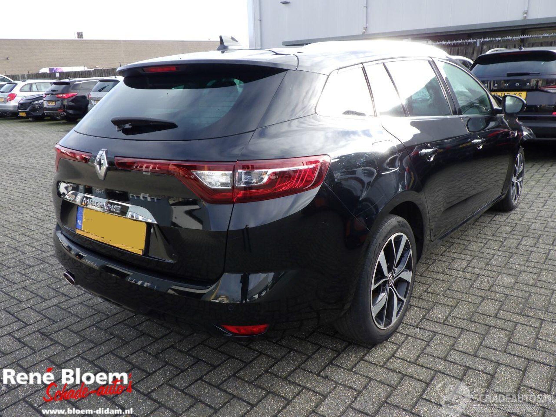 Renault Megane 2020 Juoda