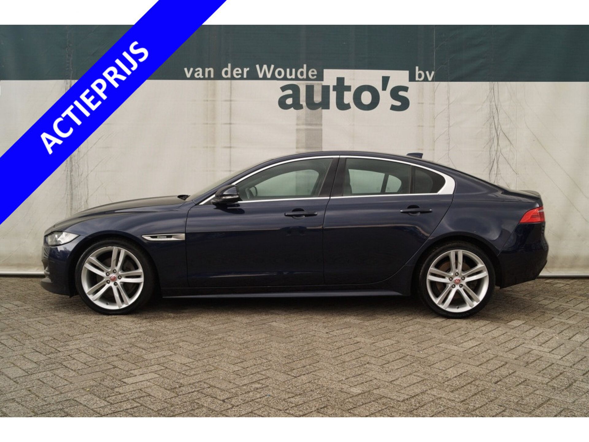 Jaguar XE 2018 Mėlyna