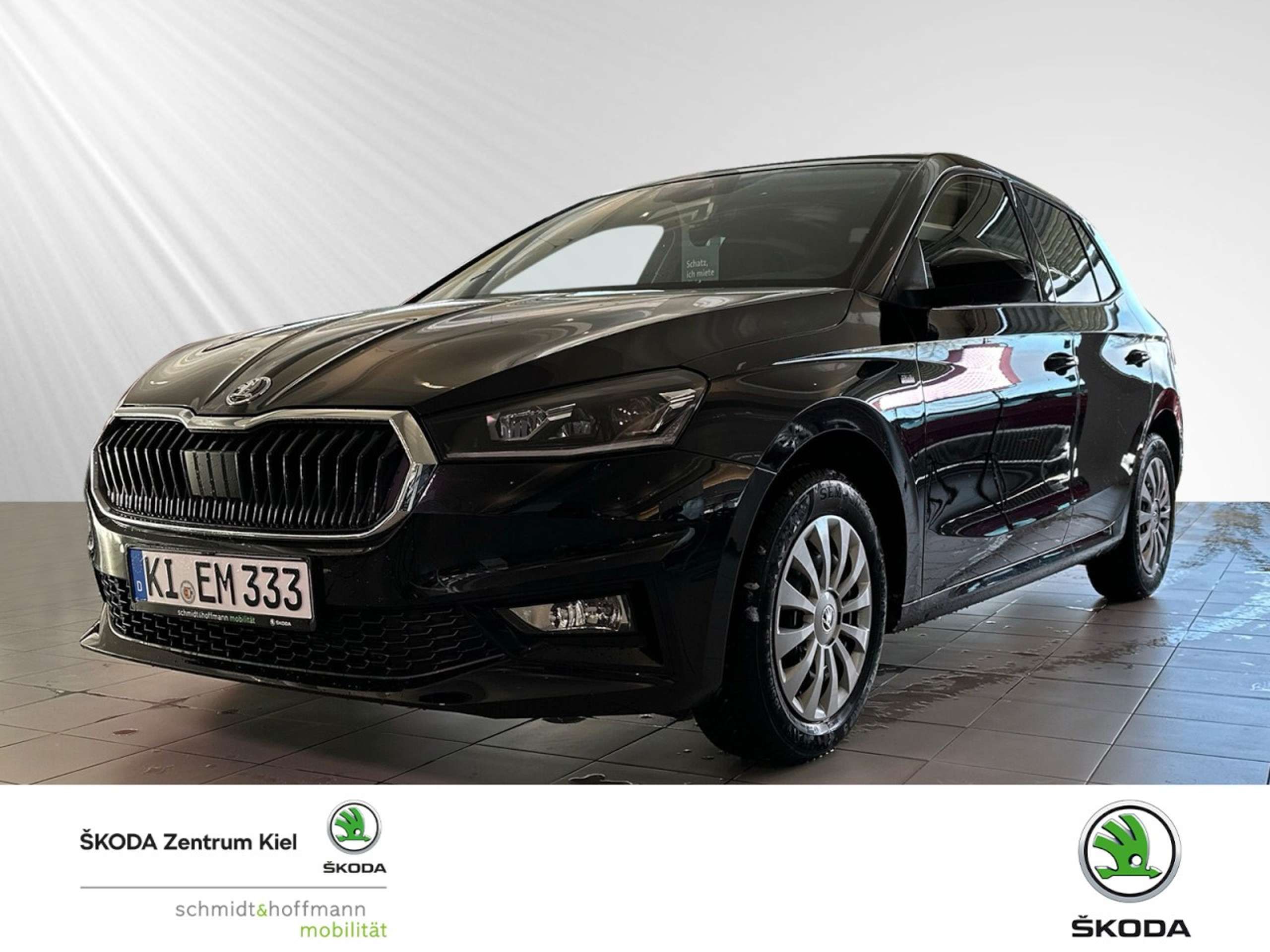 Skoda Fabia 2024 Juoda