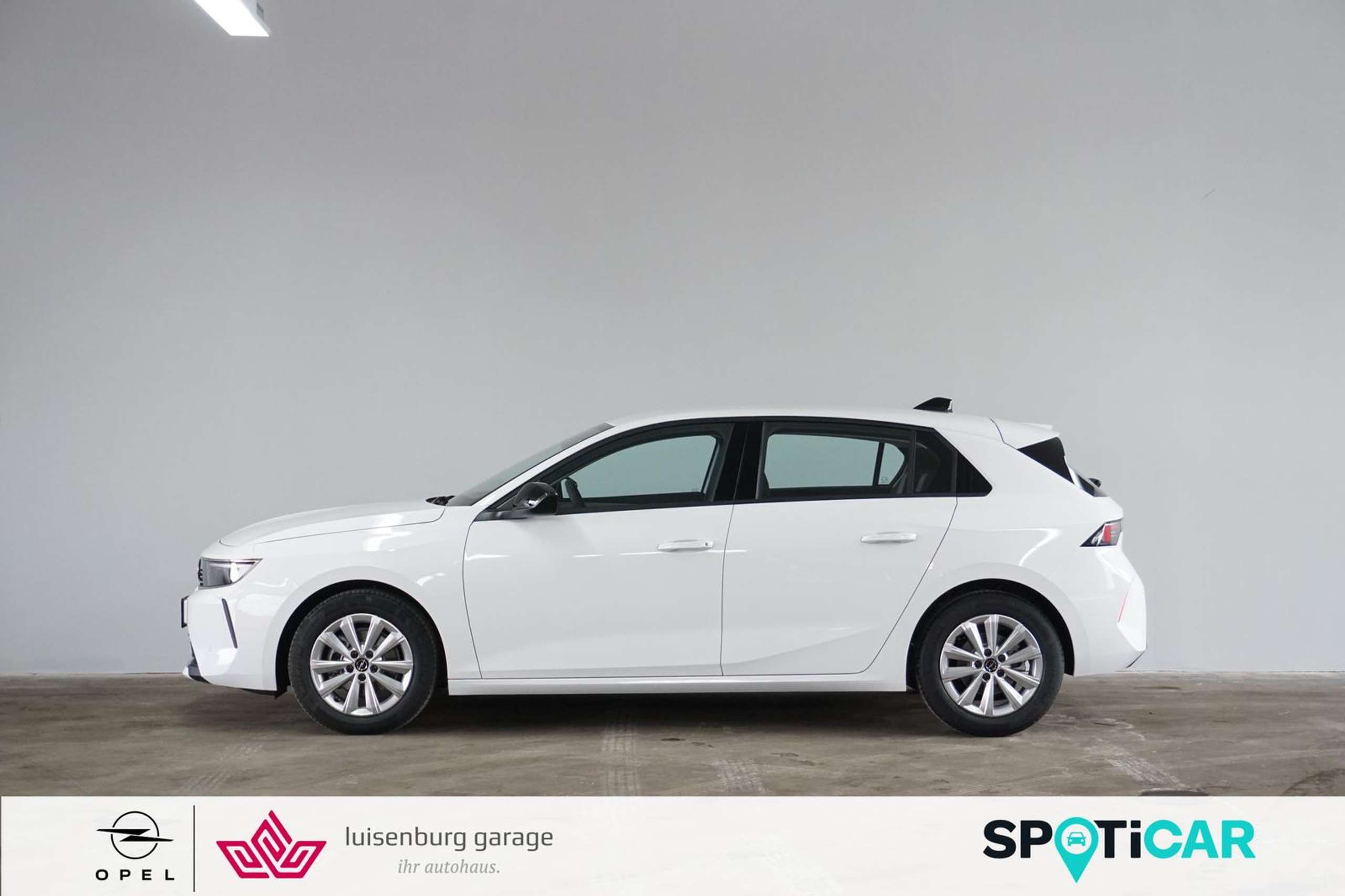 Opel Astra 2024 Balta