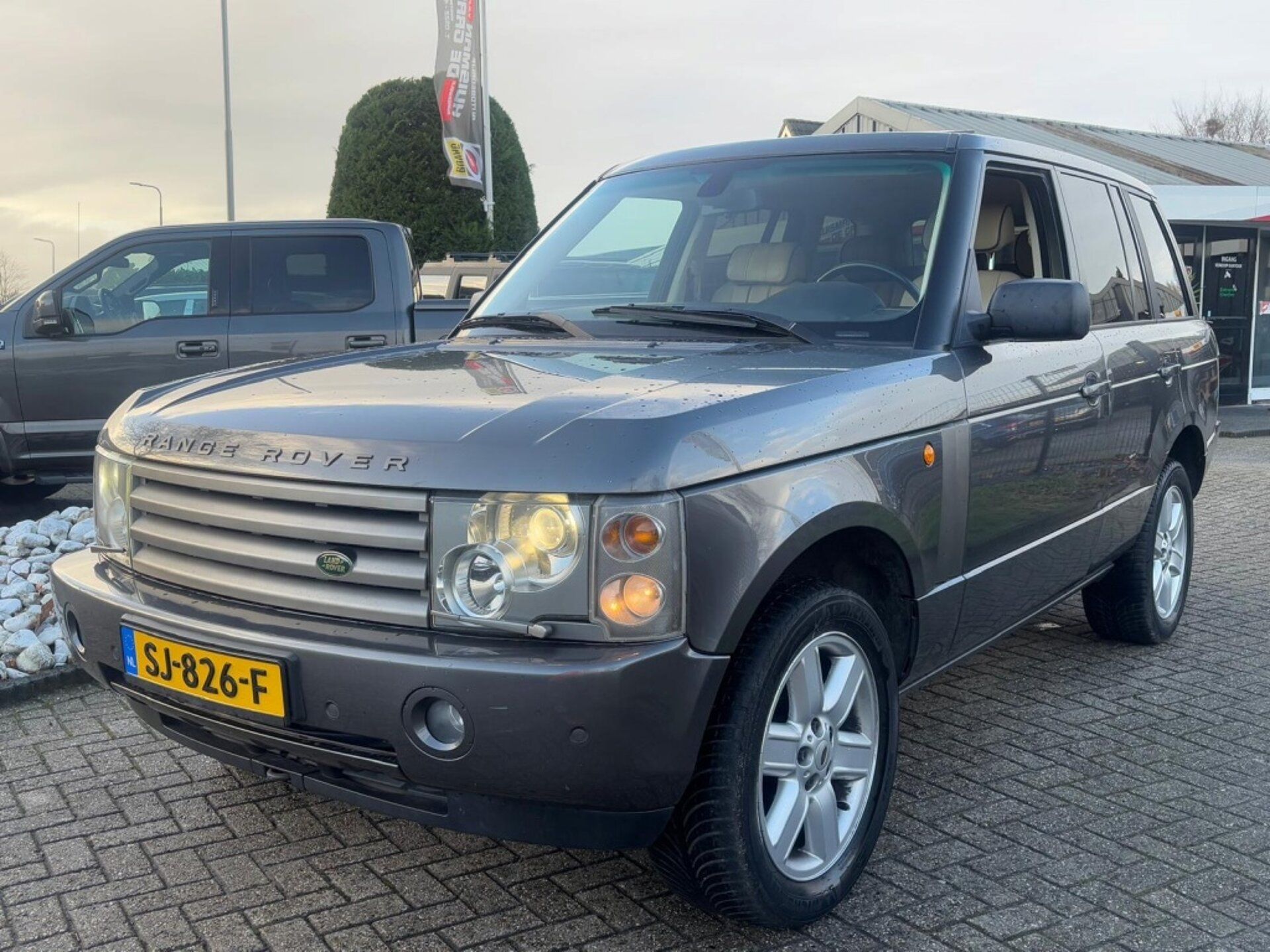 Land Rover Range Rover 2002 Pilka