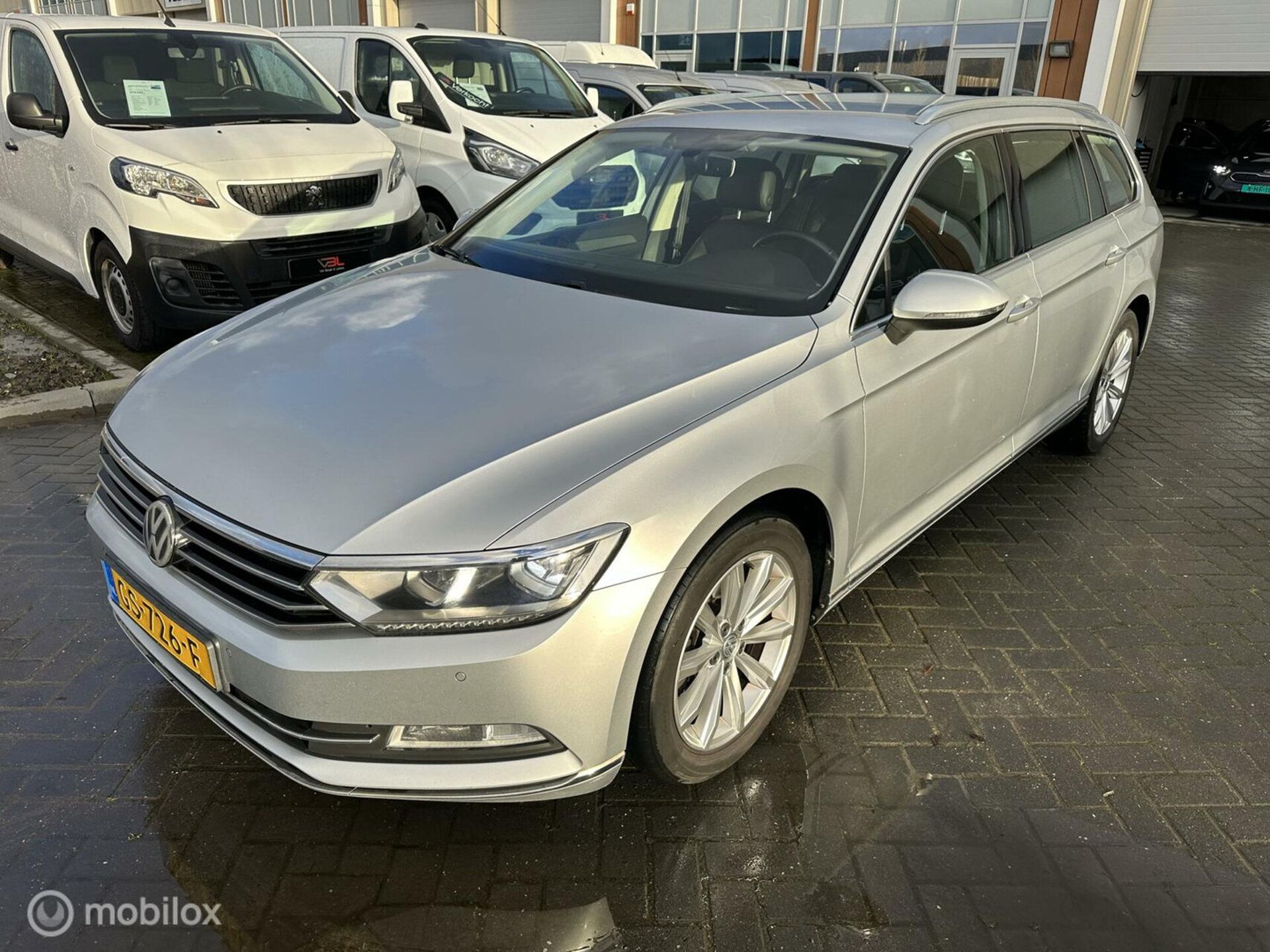 Volkswagen Passat Variant 2015 Pilka