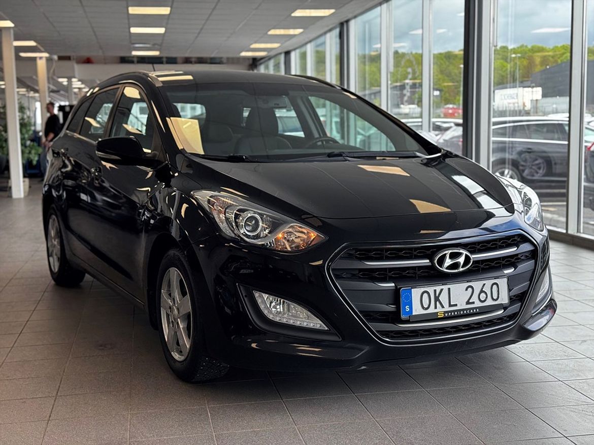 Hyundai i30 2017 Juoda