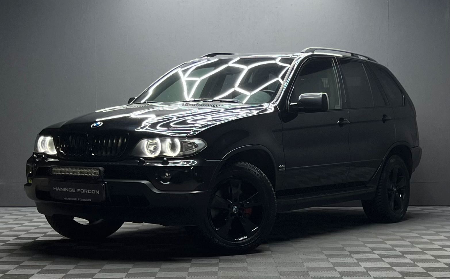 BMW X5 2005 Juoda