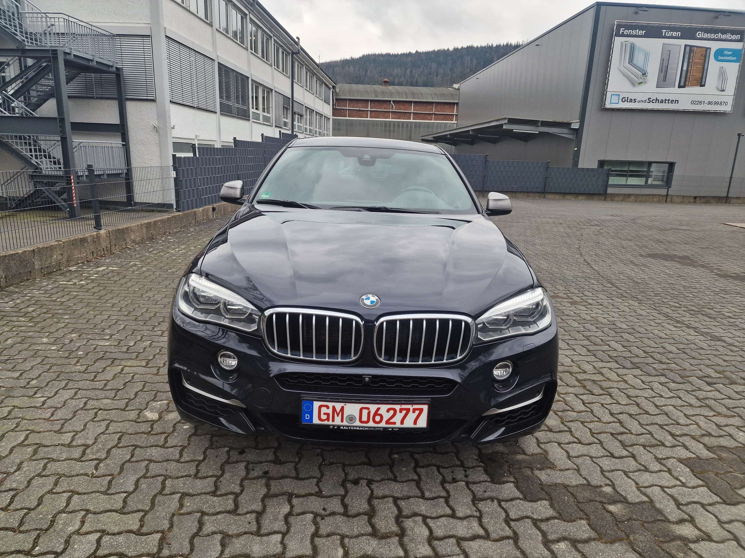BMW X6 M 2018 Juoda