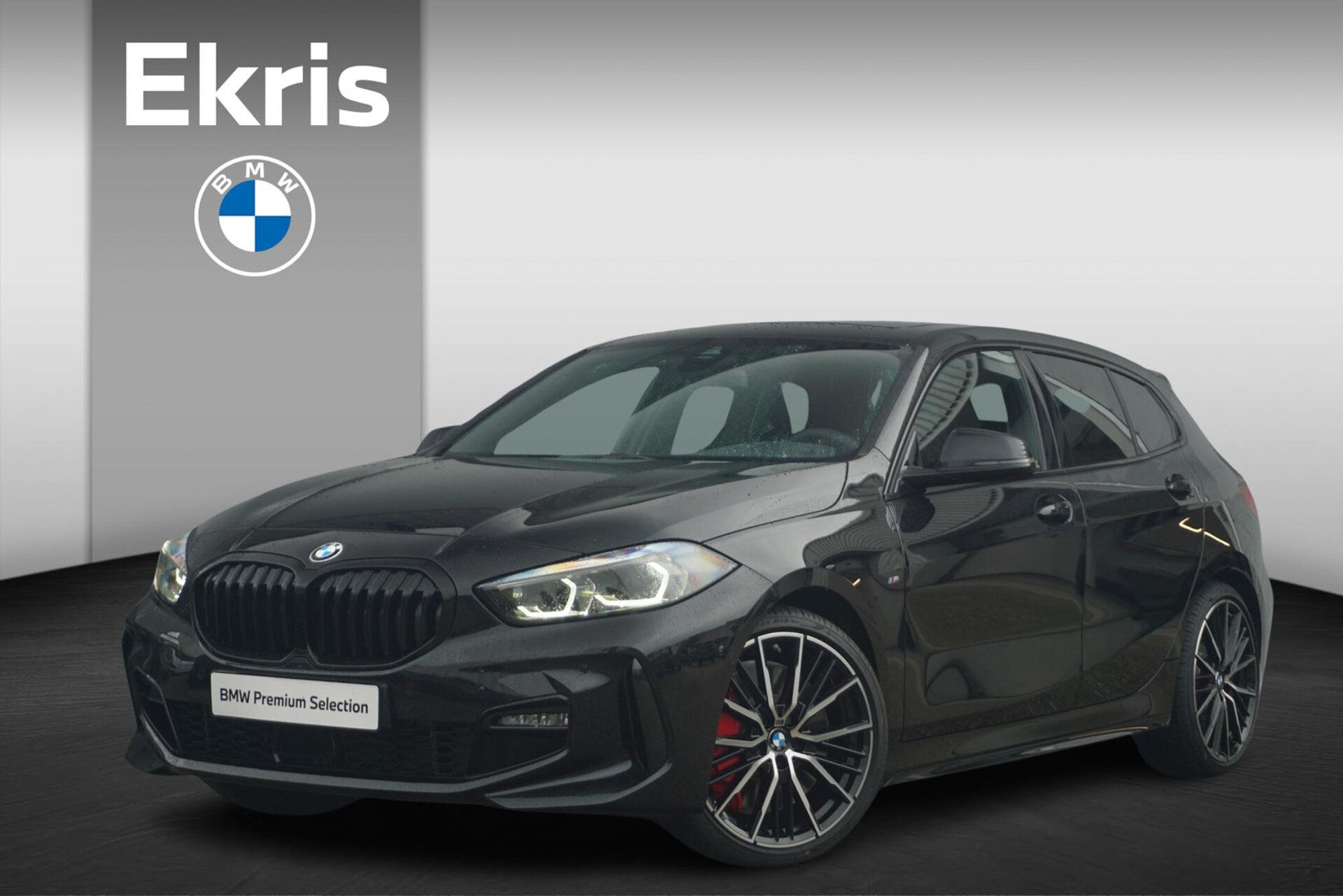 BMW 118 2024 Juoda