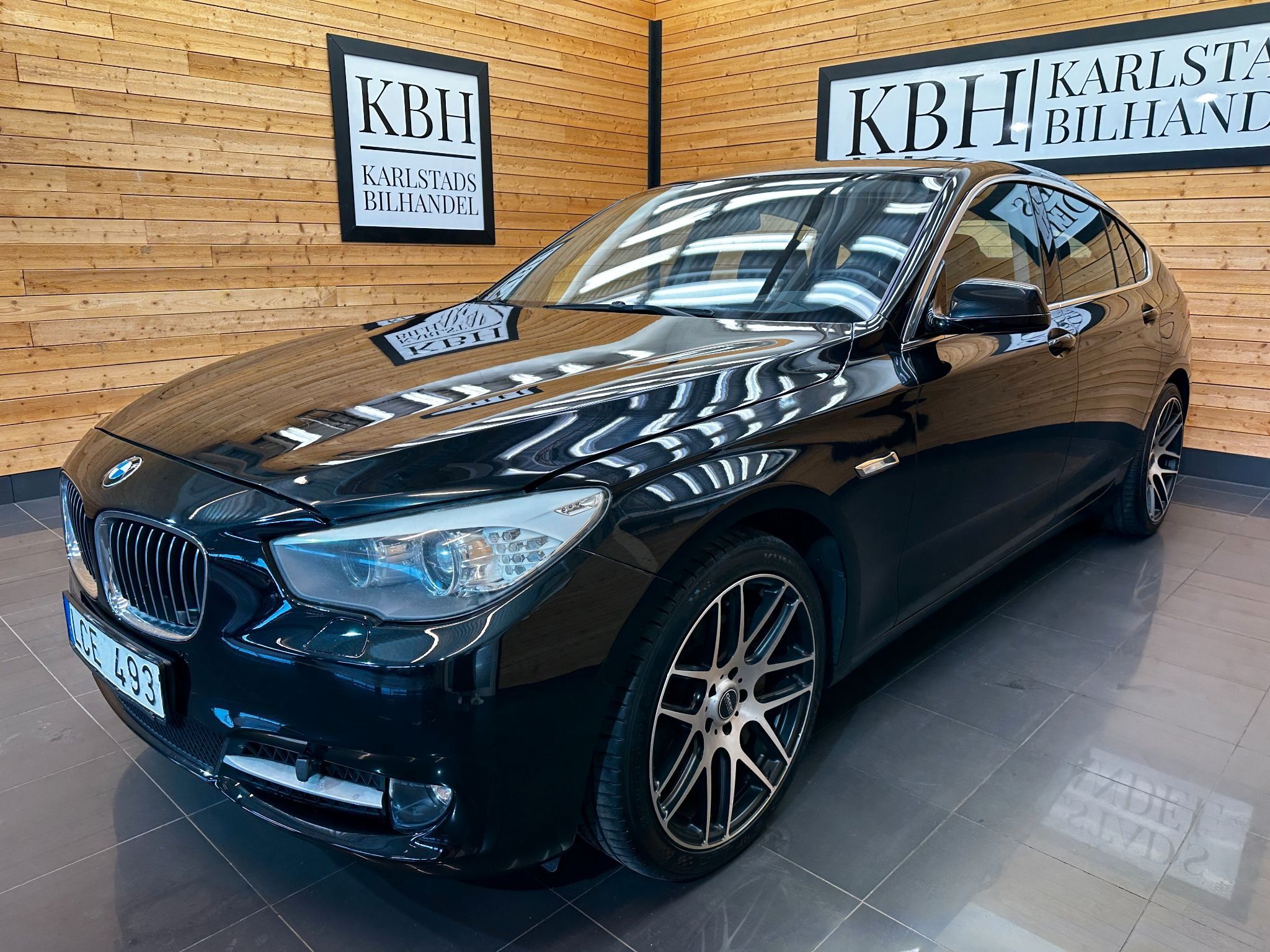 BMW 535 Gran Turismo 2010 Juoda