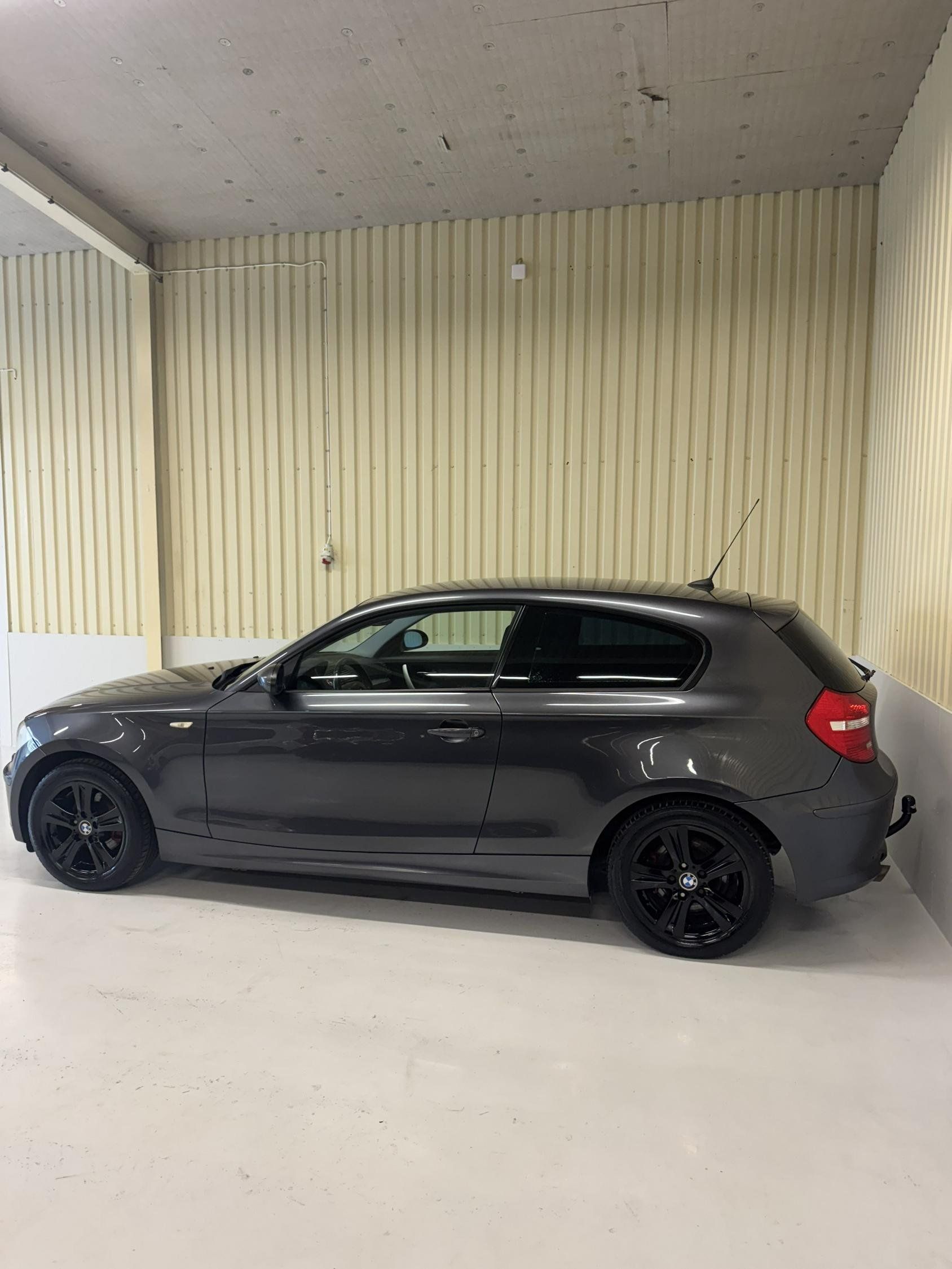 BMW 118 2008 Pilka