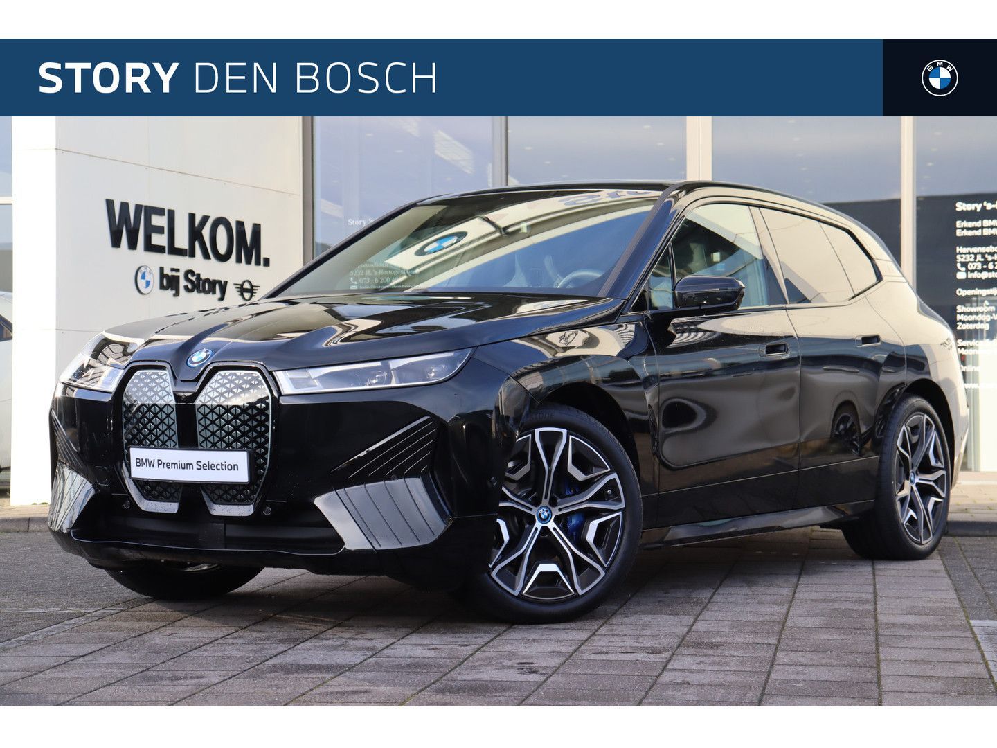BMW iX 2025 Juoda