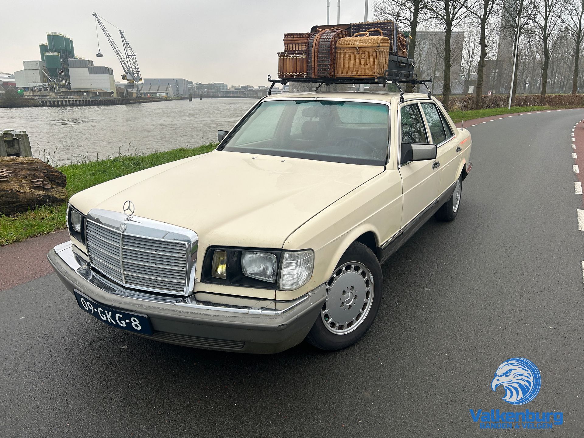 Mercedes-Benz S 300 1983 Smėlio