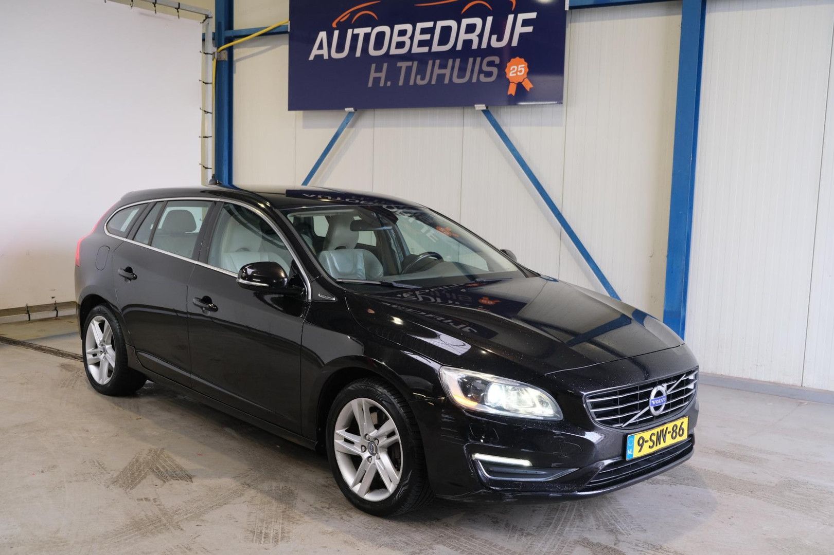Volvo V60 2013 Juoda