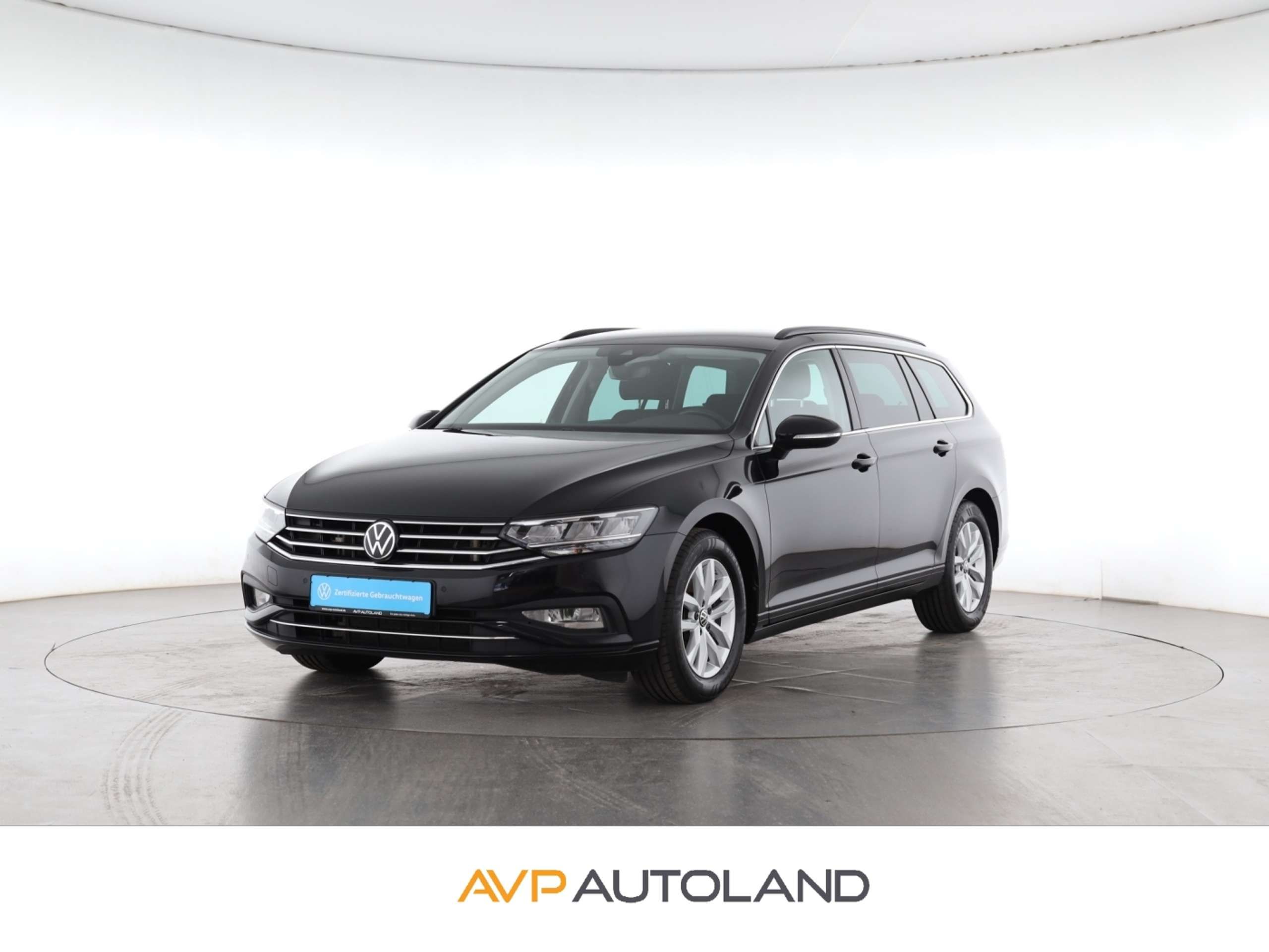 Volkswagen Passat Variant 2021 Juoda
