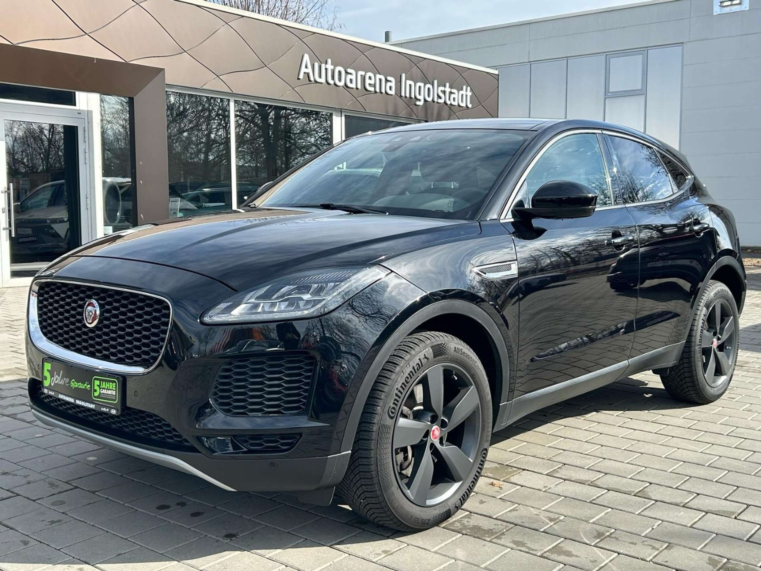 Jaguar E-Pace 2018 Juoda