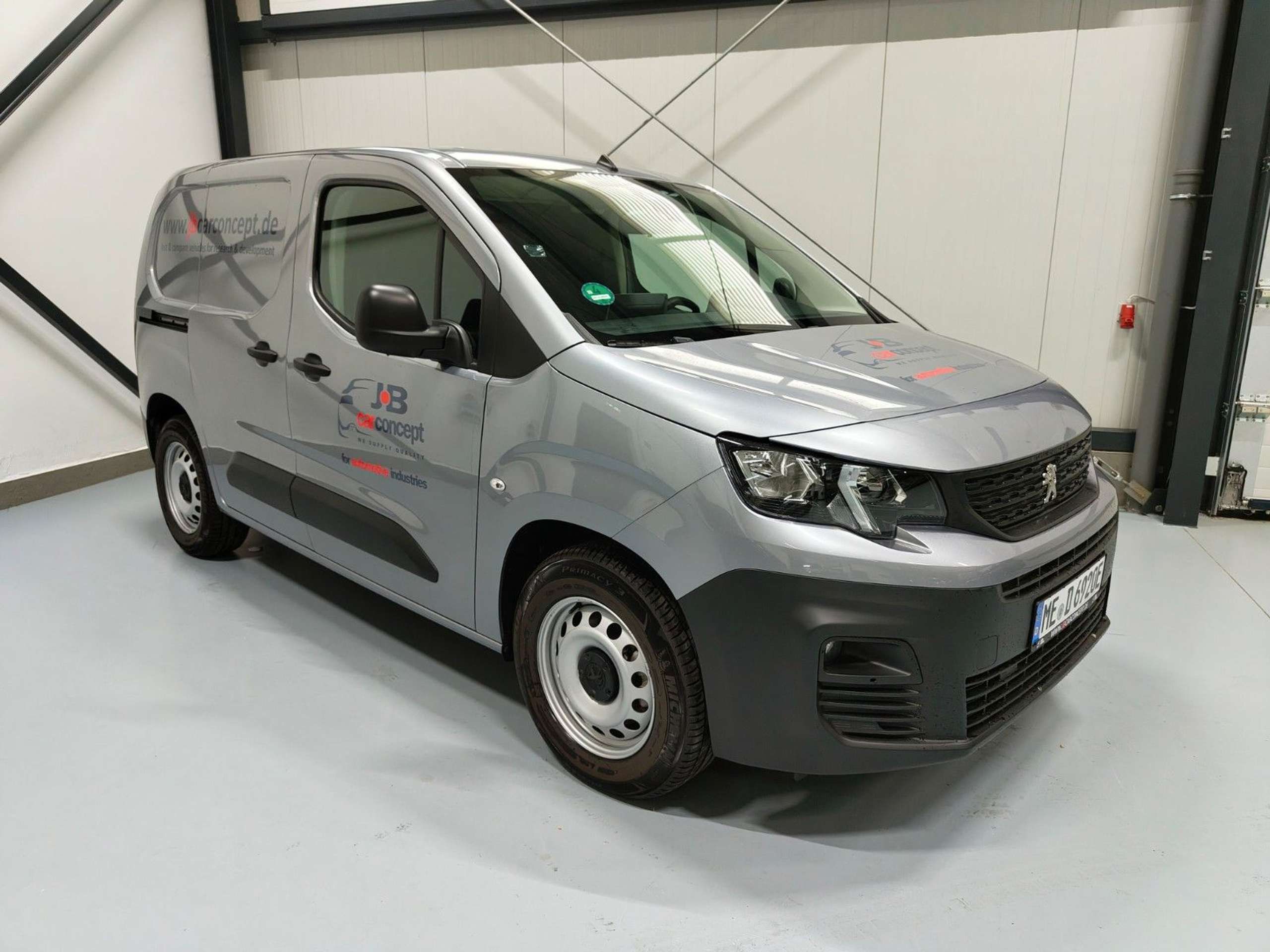 Peugeot Partner 2023 Pilka