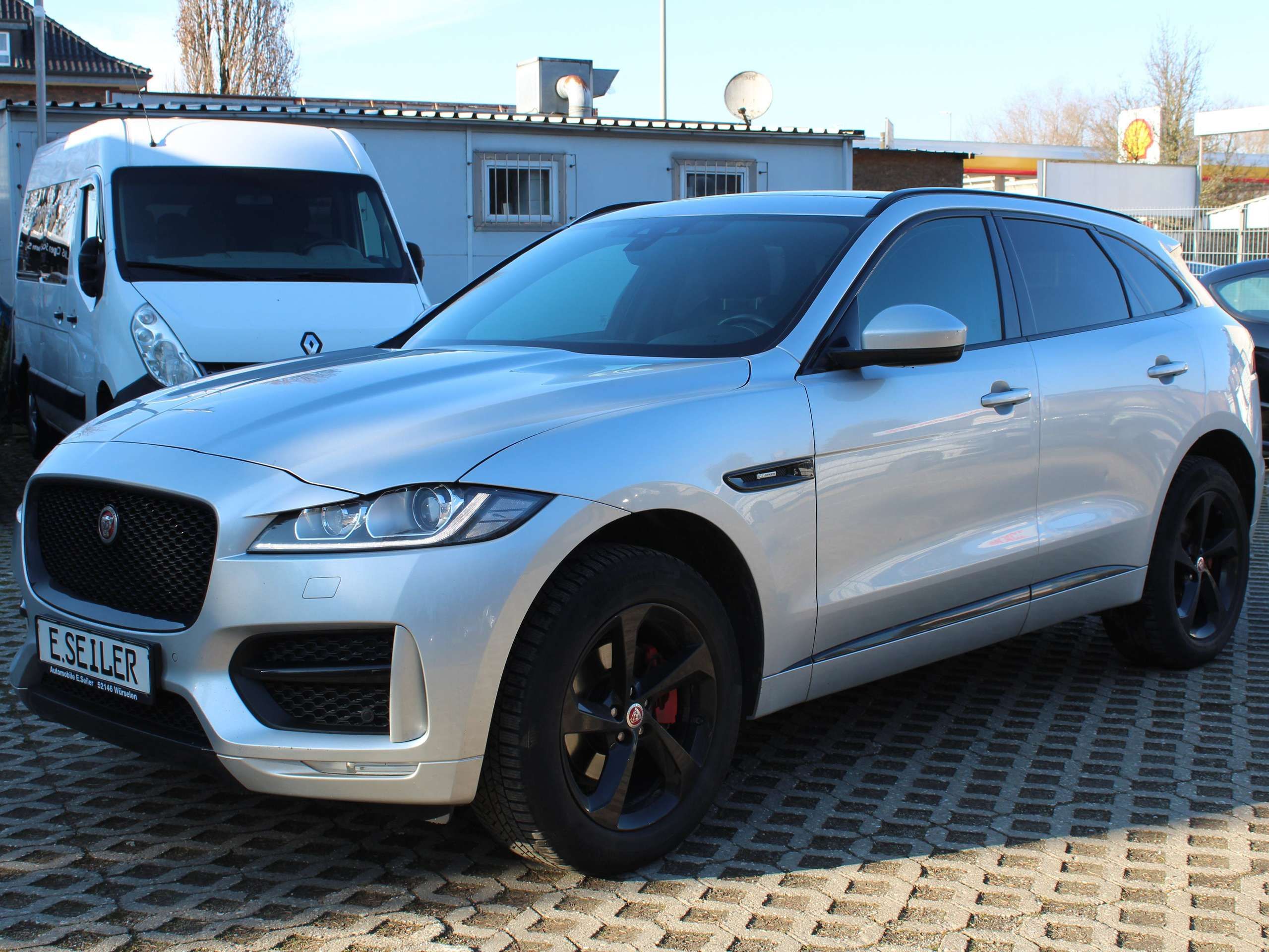 Jaguar F-Pace 2020 Pilka