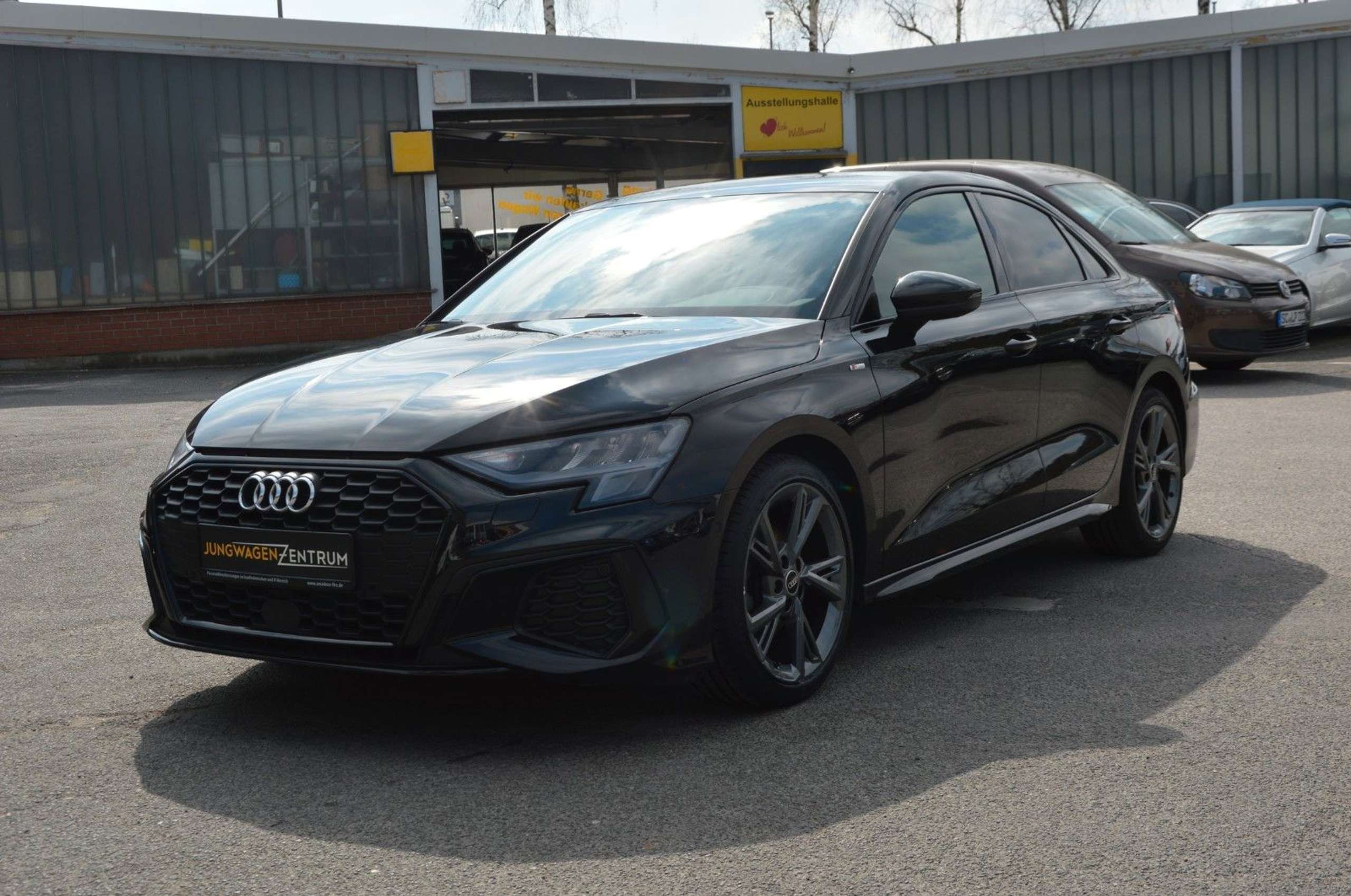 Audi A3 2022 Juoda
