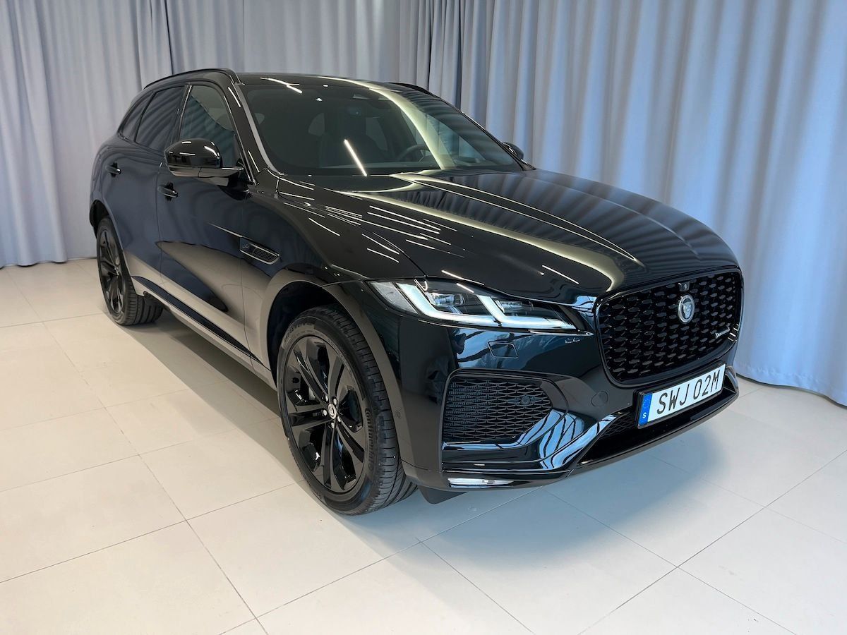Jaguar F-Pace 2024 Juoda