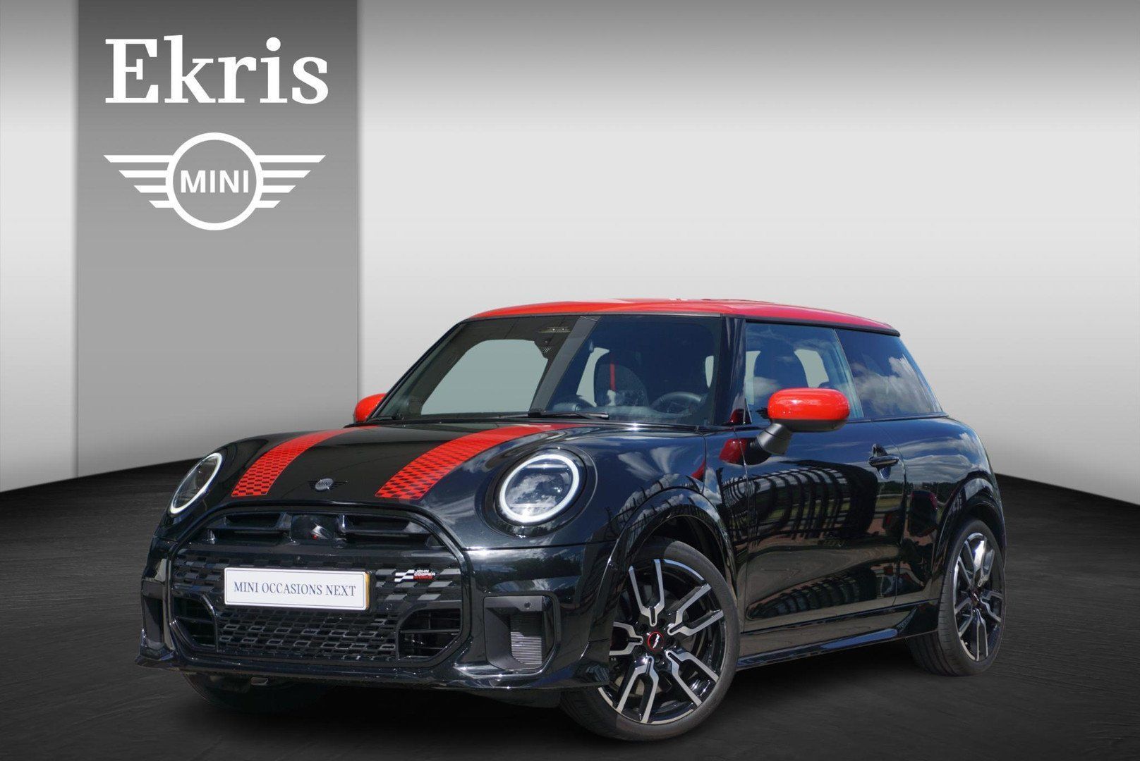 MINI Cooper S 2024 Juoda