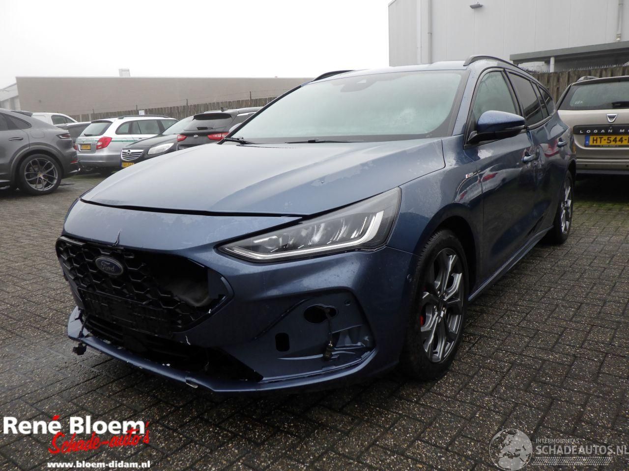 Ford Focus 2022 Mėlyna