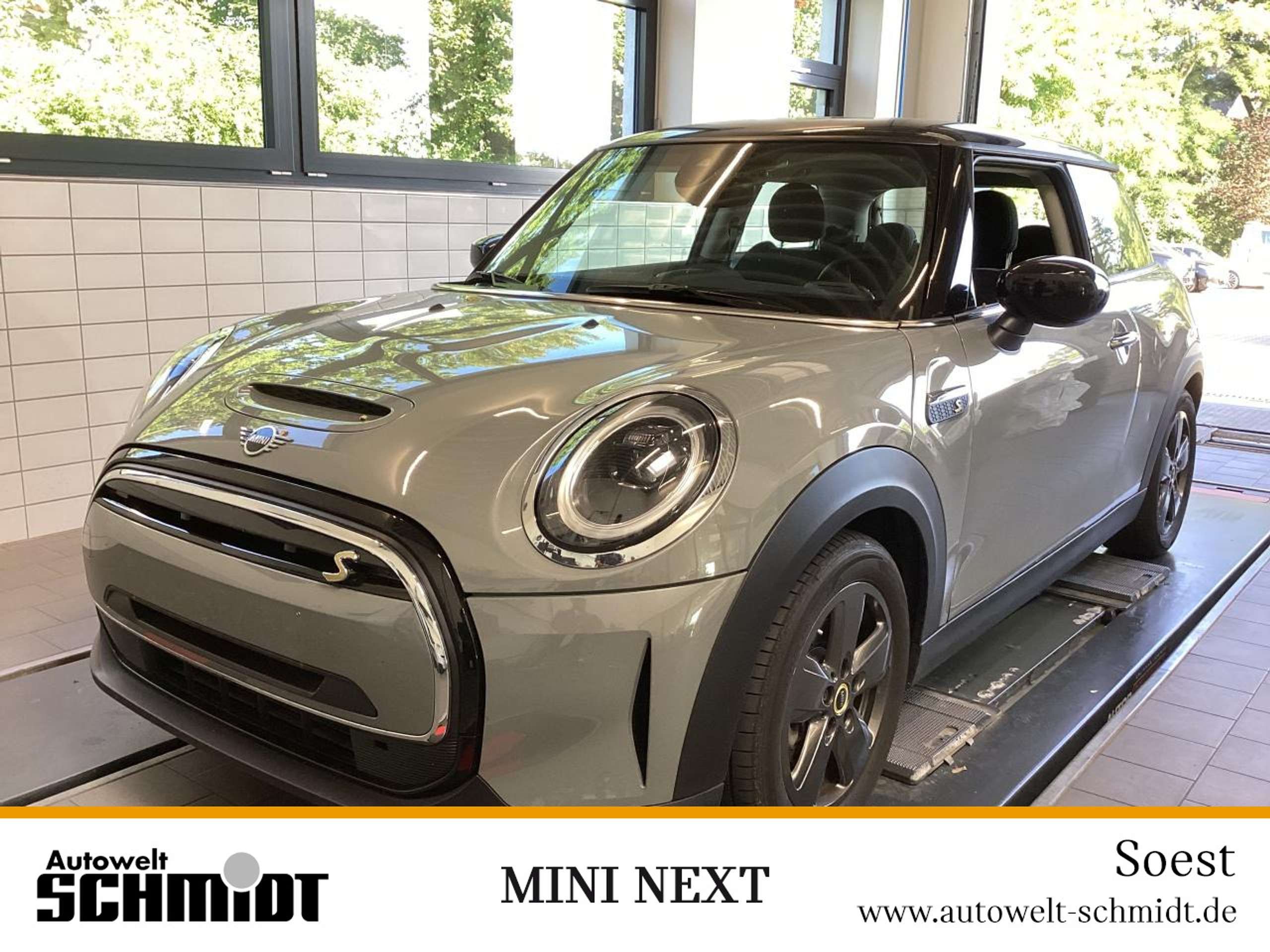 MINI Cooper 2022 Pilka