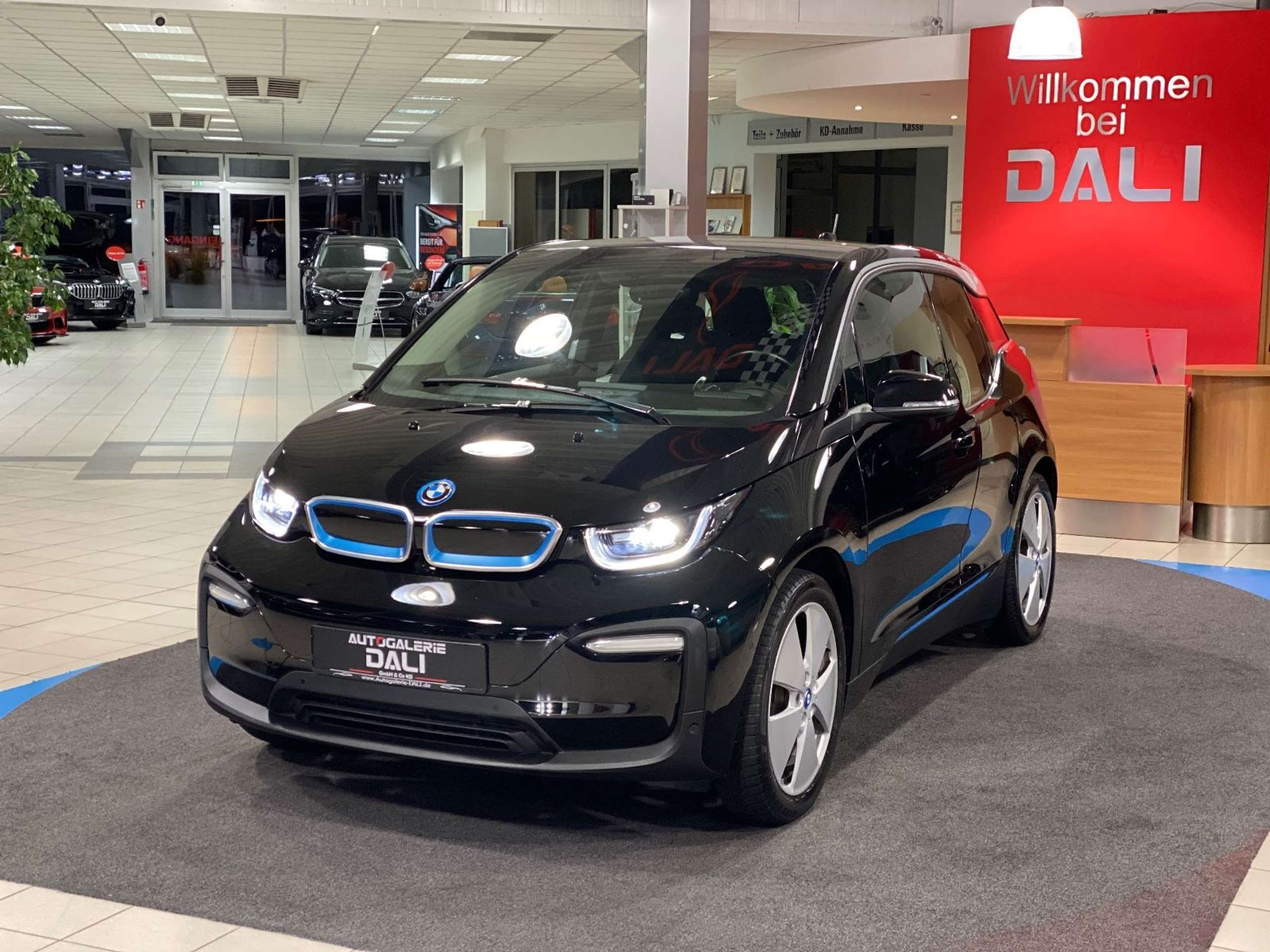 BMW i3 2018 Juoda