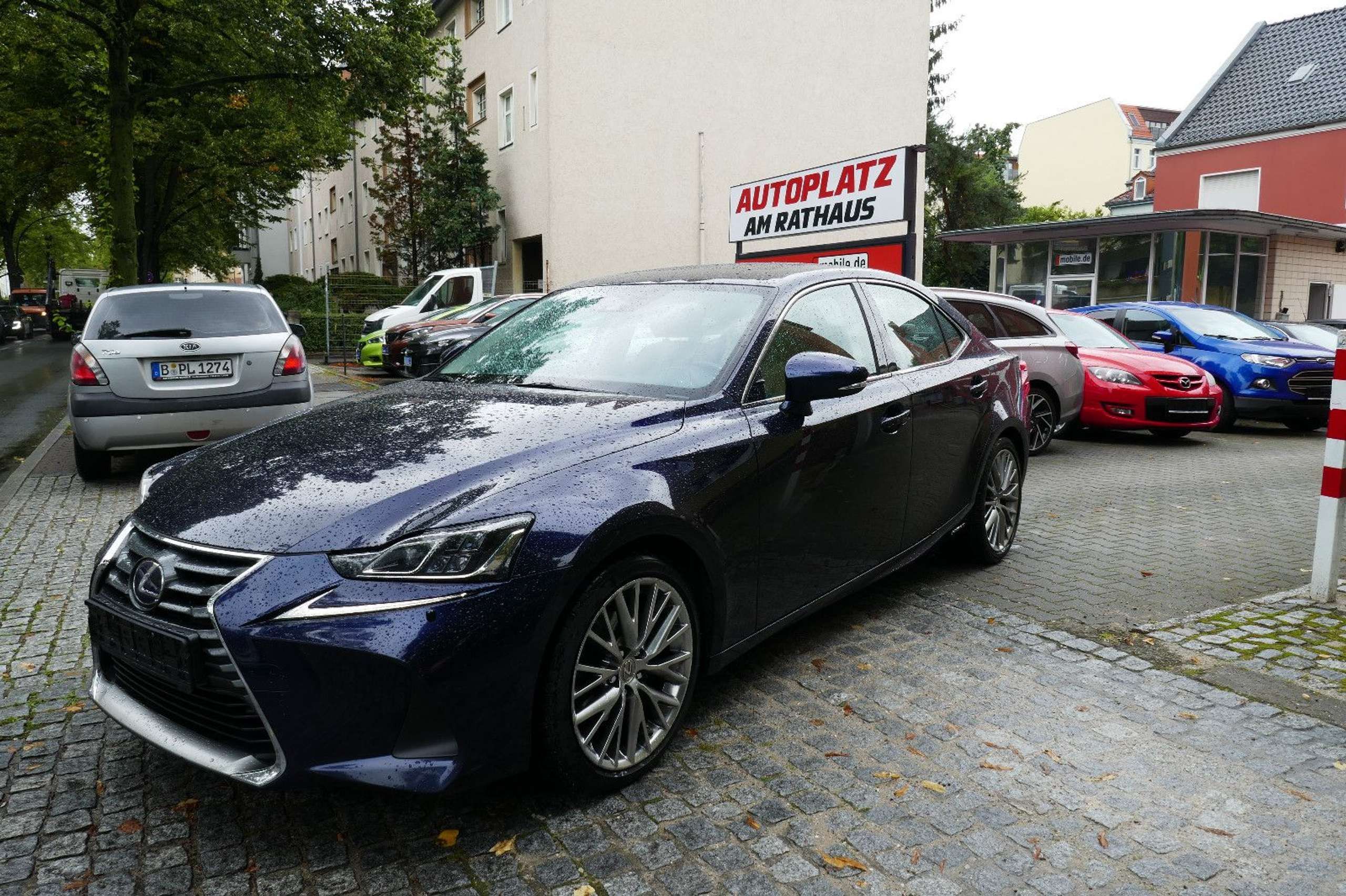 Lexus IS 300 2017 Mėlyna