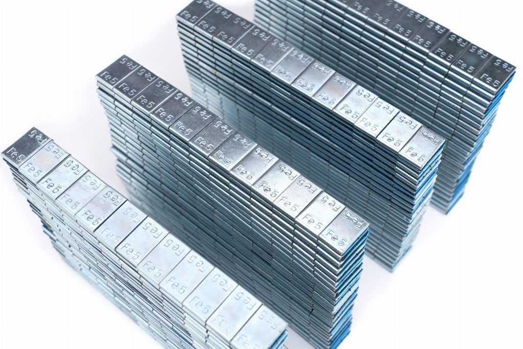 Lipnūs balansavimo svareliai aliuminio ratlankiams, 100 vnt., 60 g, KD11812