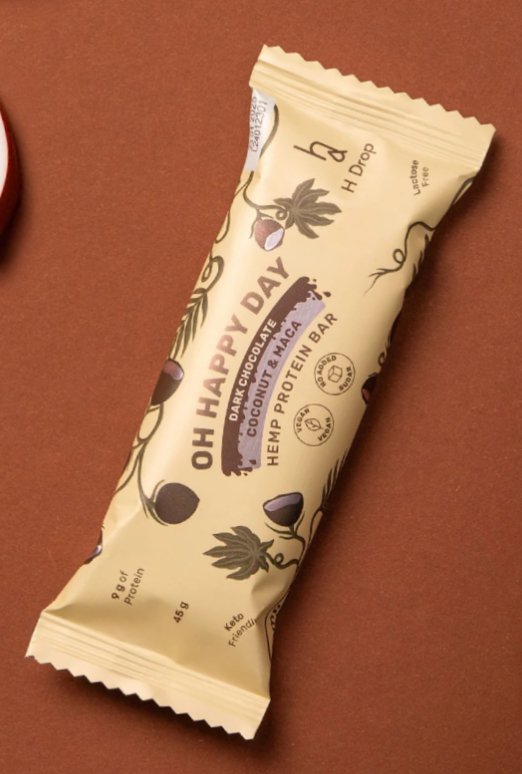 "Oh Happy Day" kanapių proteino batonėliai su kokosu ir maka, juodajame šokolade 'H Drop' (45g)