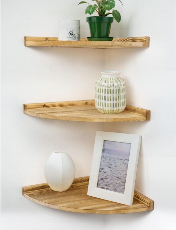 Kampinė lentyna 30 cm