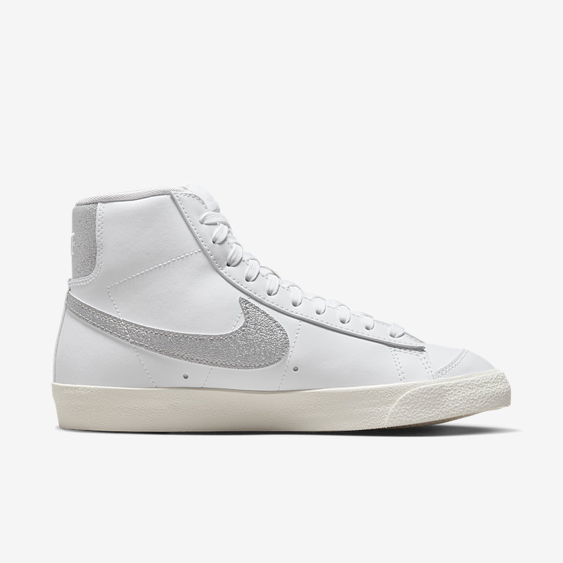 Nike WMNS Blazer Mid '77 - Dydis 44 (DQ7574-100 Laisvalaikio batai)