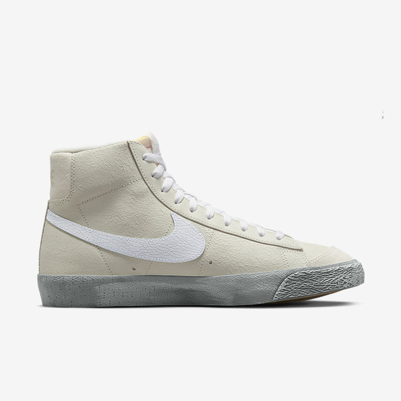 Nike Blazer Mid '77 SE - Dydis 44.5 (DV0797-100 Laisvalaikio batai)