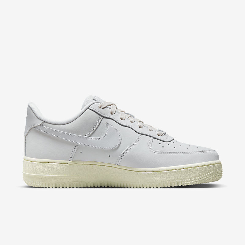 Nike Wmns Air Force 1 Premium - Dydis 38.5 (DR9503-100 Laisvalaikio batai)