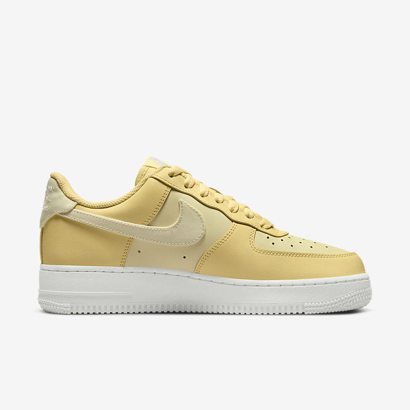 Nike WMNS Air Force 1 '07 ESS - Dydis 36.5 (DJ9945-700 Laisvalaikio batai)