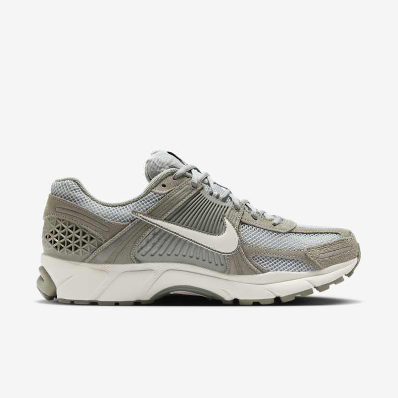 Nike Zoom Vomero 5 - Dydis 38.5 (HF1553-002 Laisvalaikio batai)