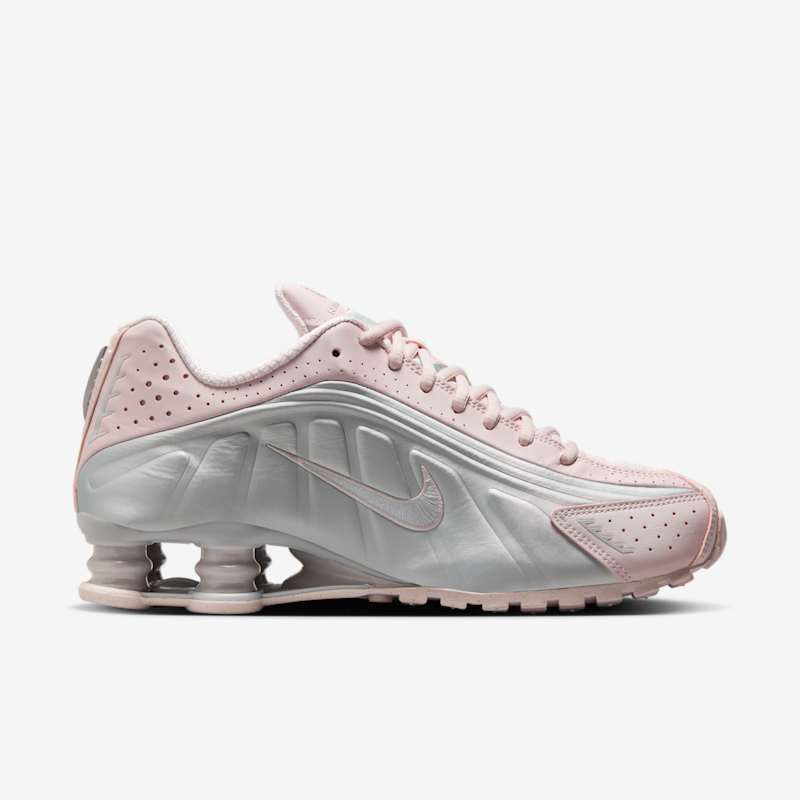 Nike Wmns Shox R4 - Dydis 38 (AR3565-600 Laisvalaikio batai)