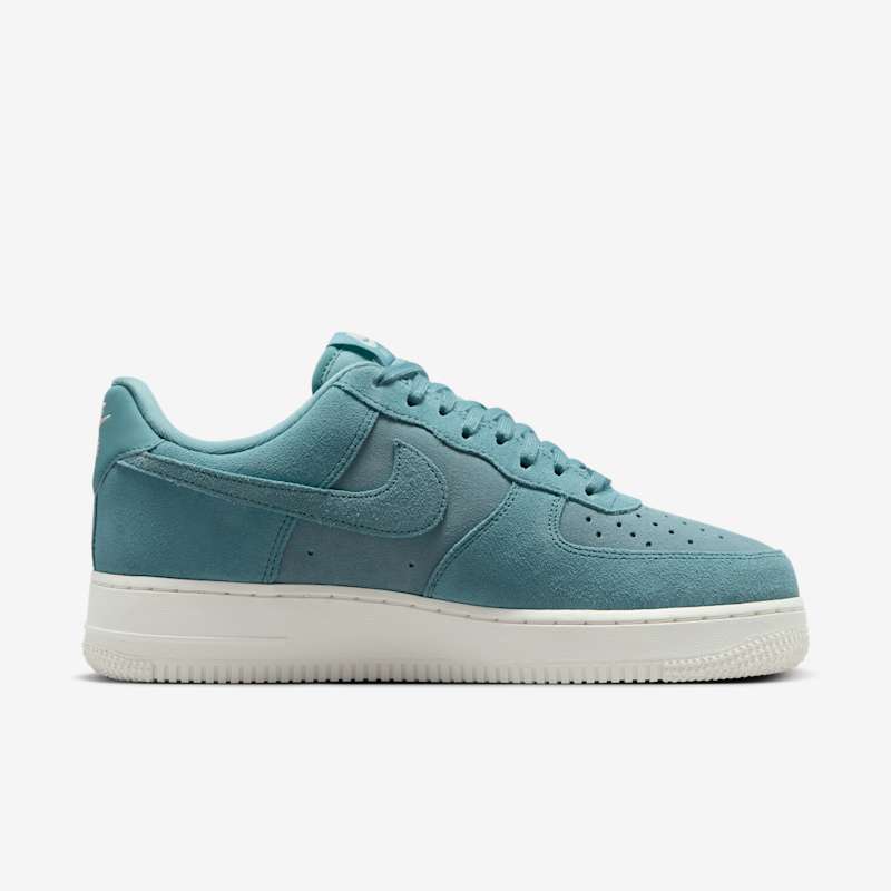 Nike Air Force 1 '07  - Dydis 39 (HJ5336-400 Laisvalaikio batai)