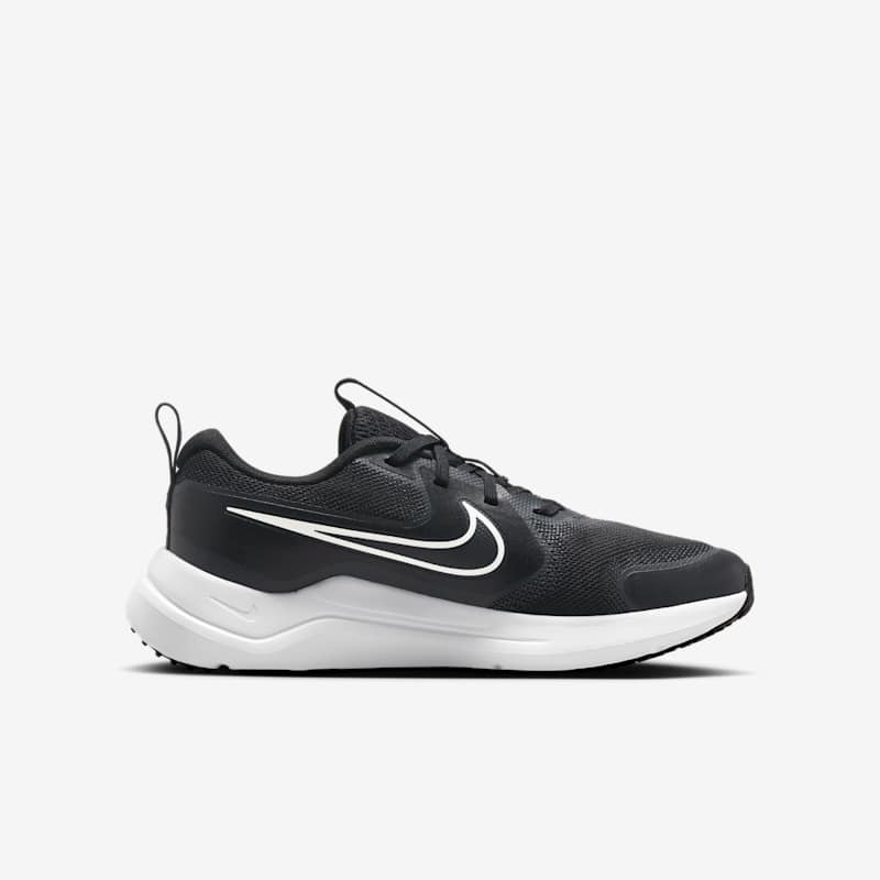Nike Cosmic Runner - Dydis 40 (HM4402-003 Laisvalaikio batai)